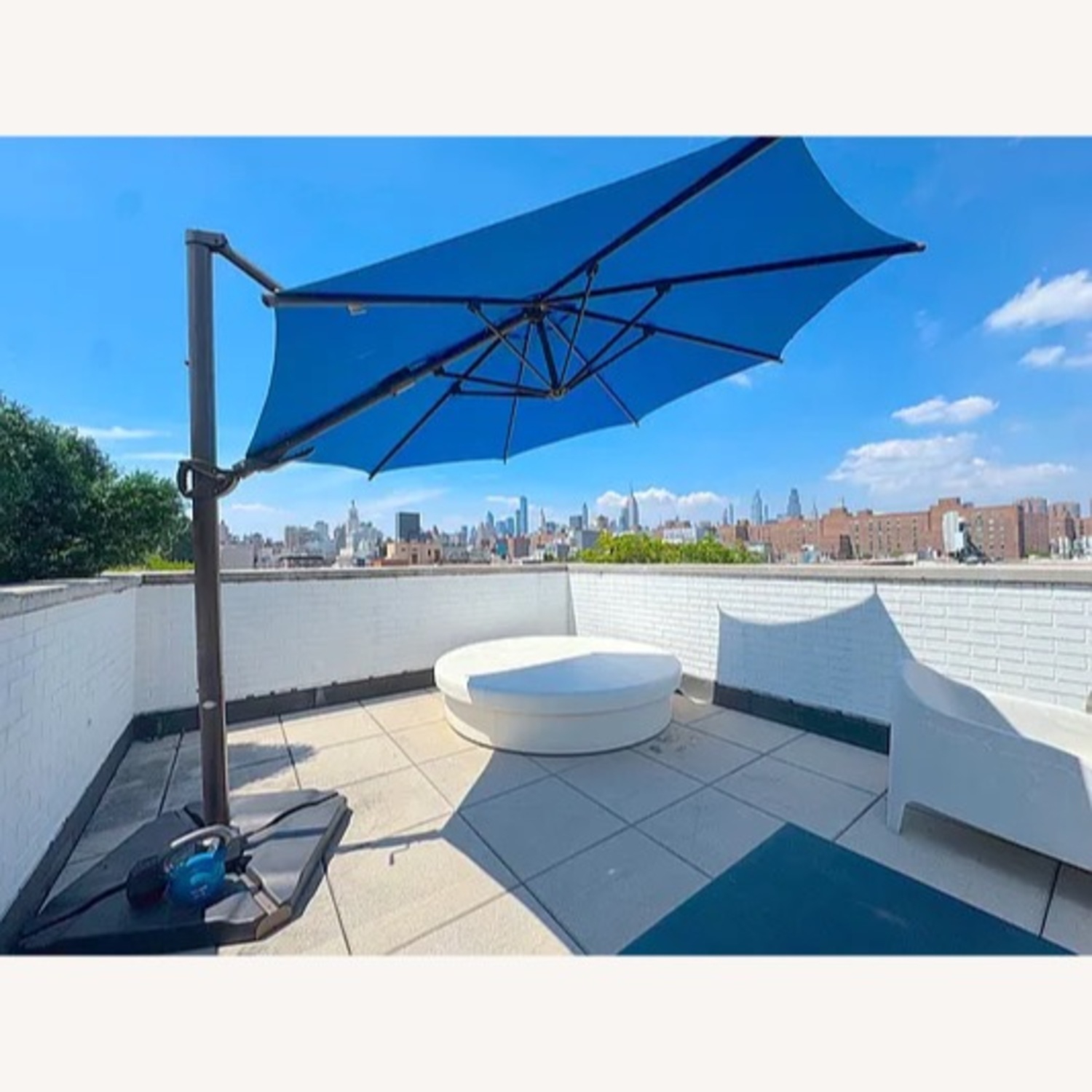 La Fete Sunpad Round Resort Bed - image-1