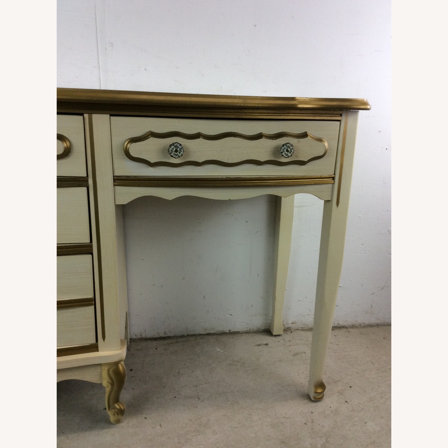 French Provincial Style Desk with 4 Drawers - image-6