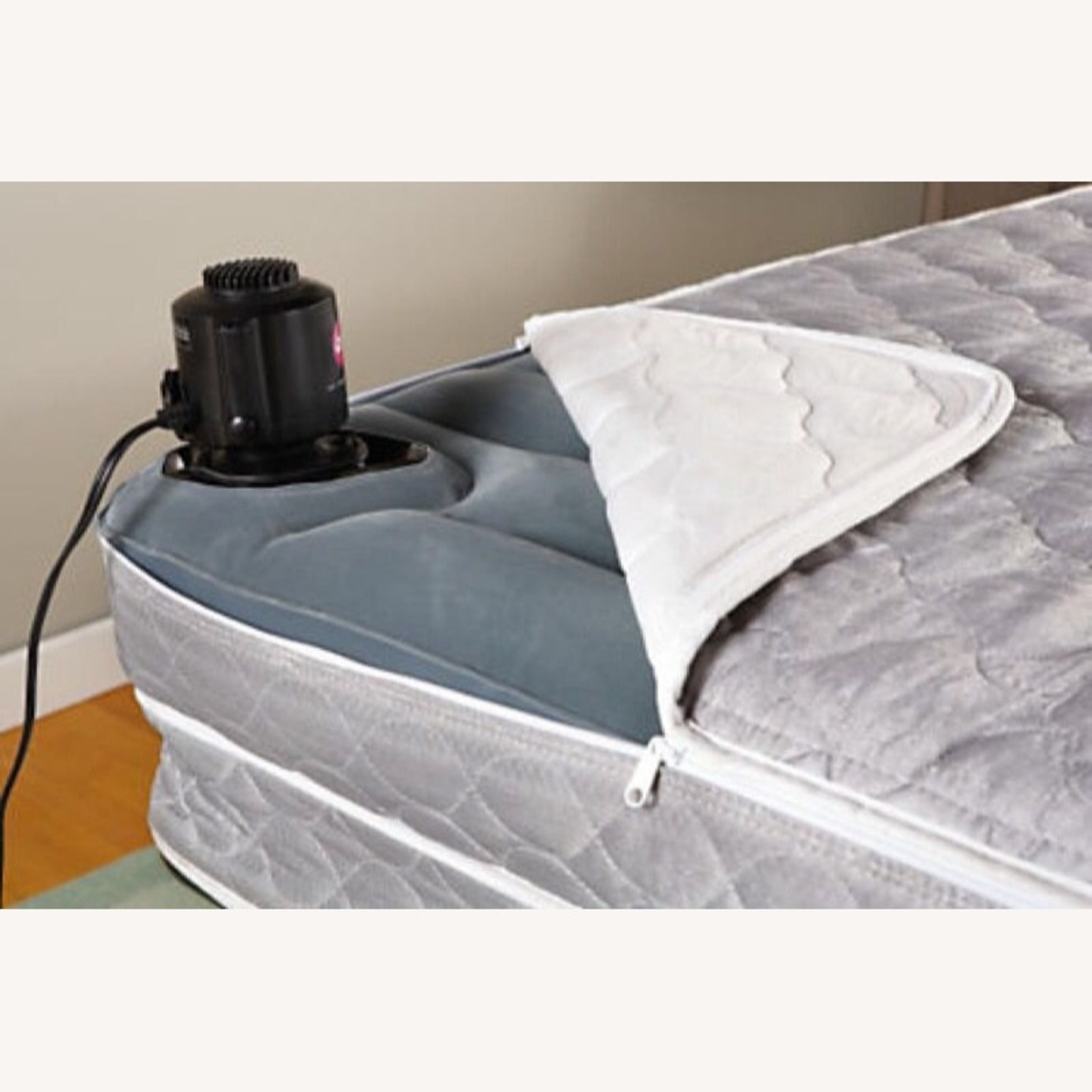 Room & Board Ian Sleeper Sofa 81'' - image-2