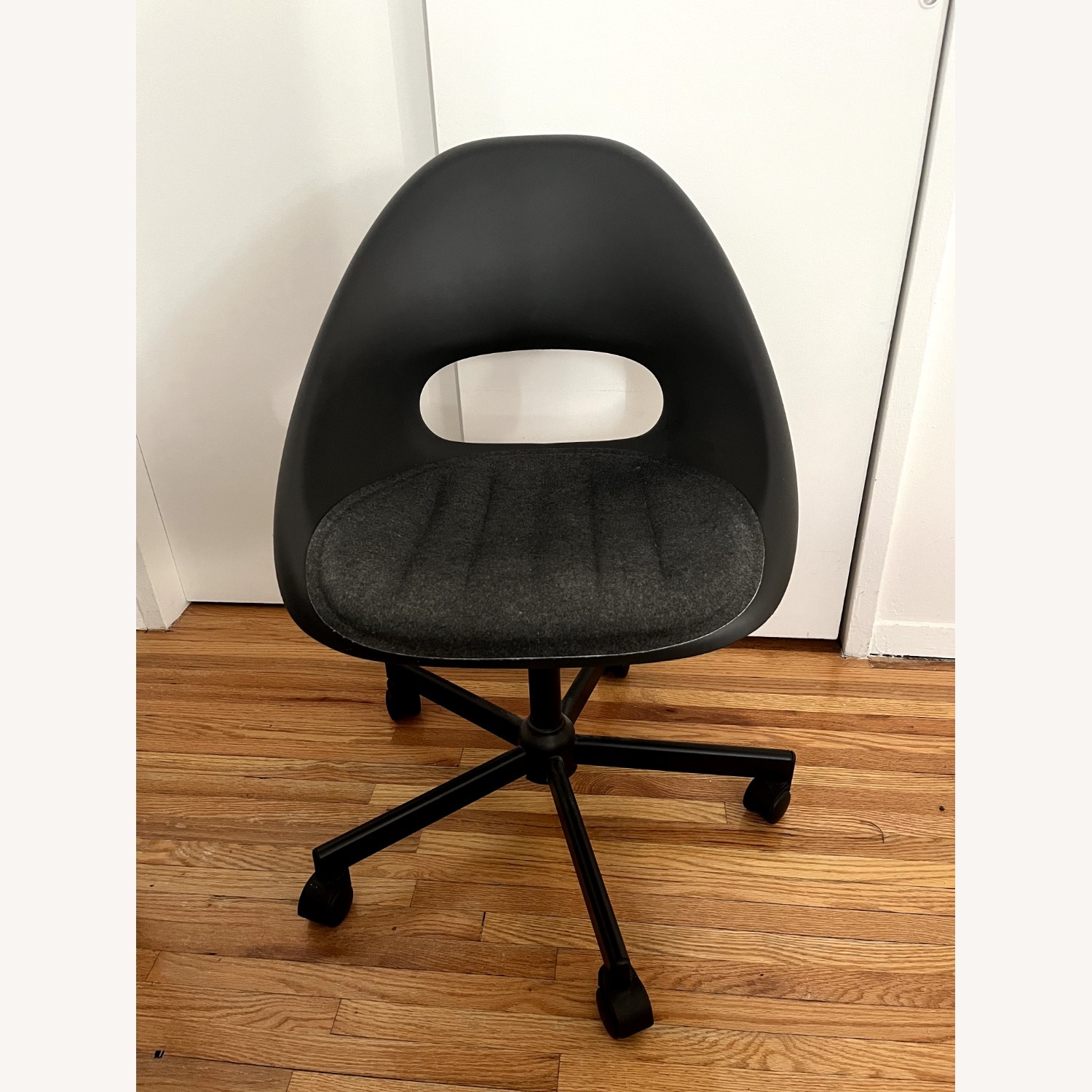 IKEA Desk/Office Swivel Chair - AptDeco