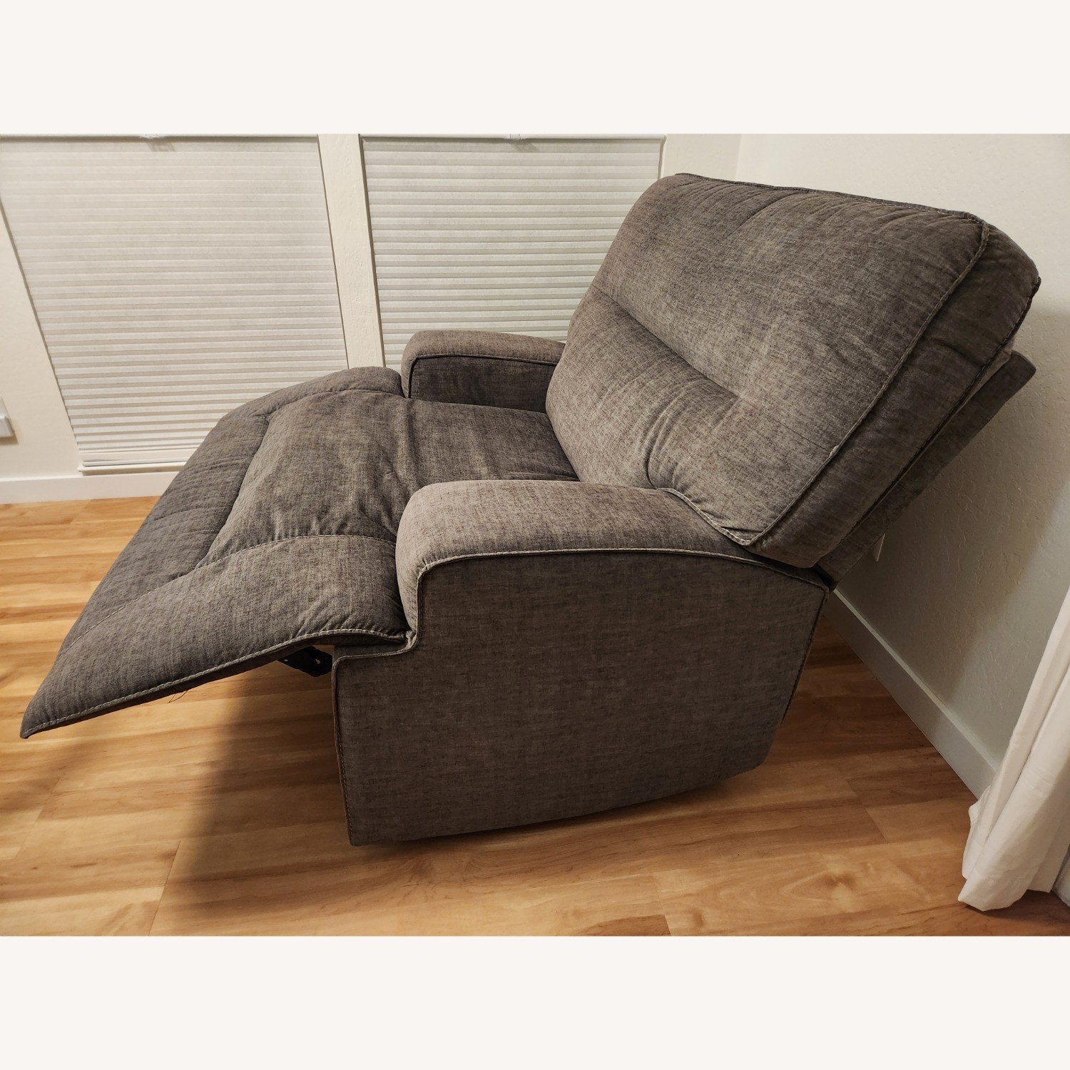 Ashley Signature Design Contemporary Wide Recliner - image-3