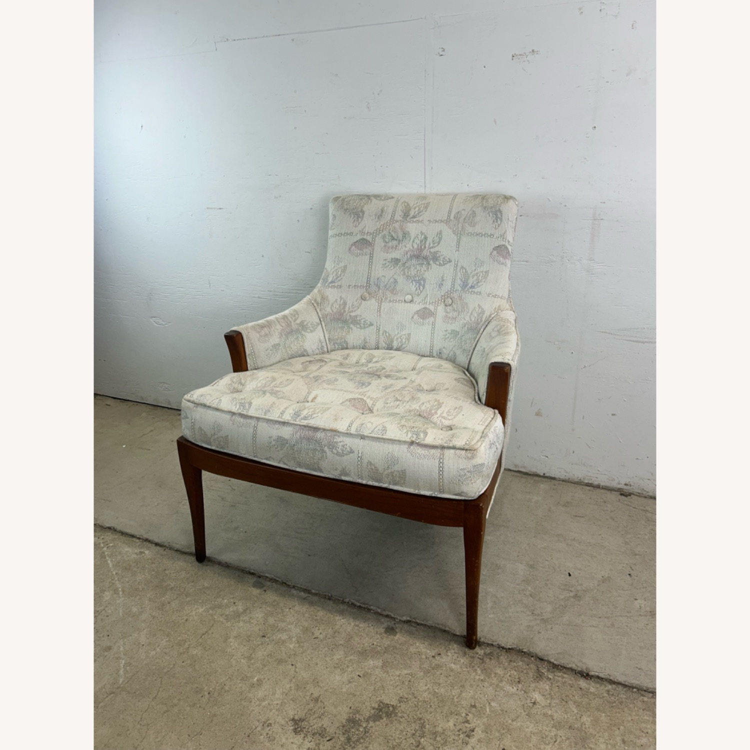 Mid Century Accent Chair with Tufted Seat - image-4