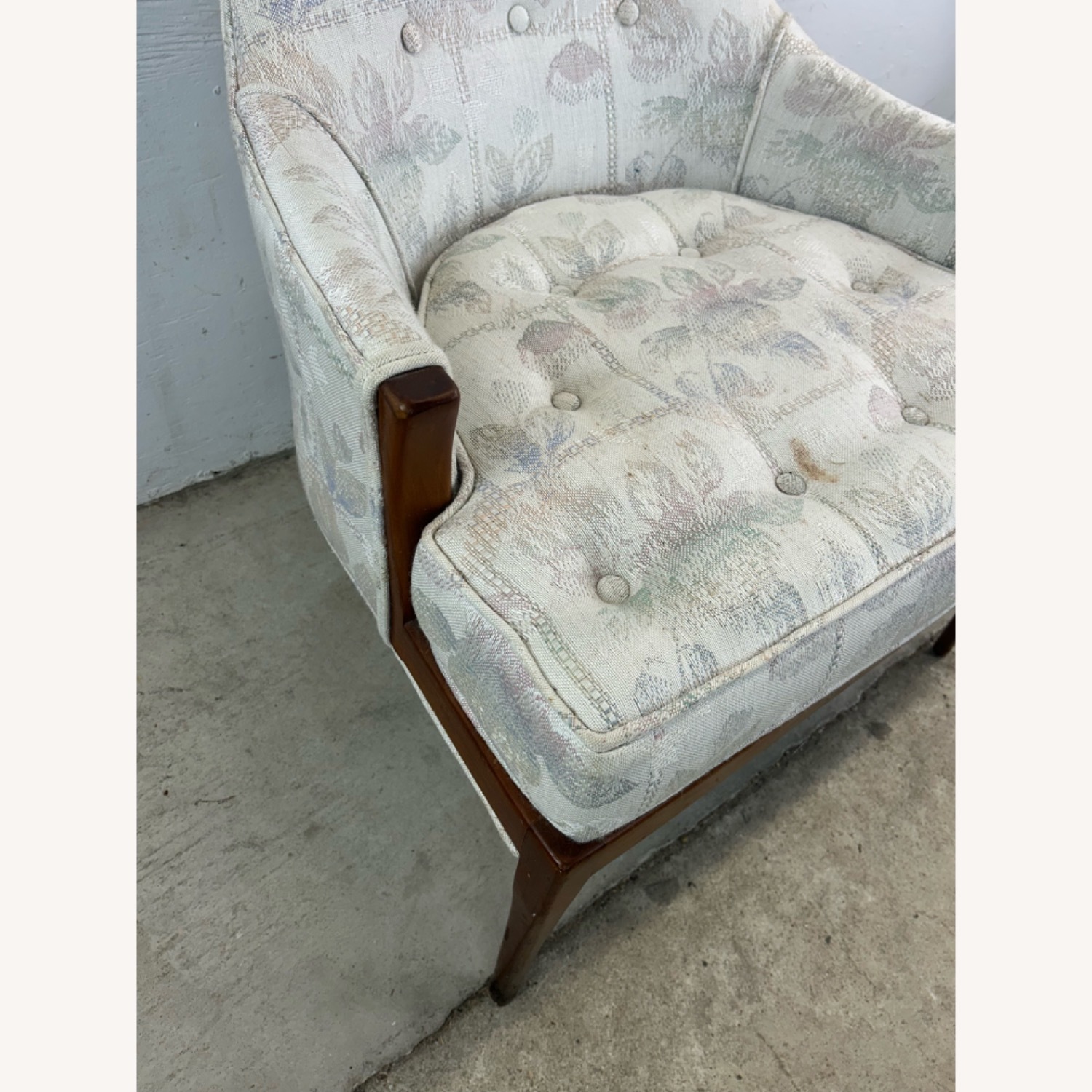 Mid Century Accent Chair with Tufted Seat - image-9