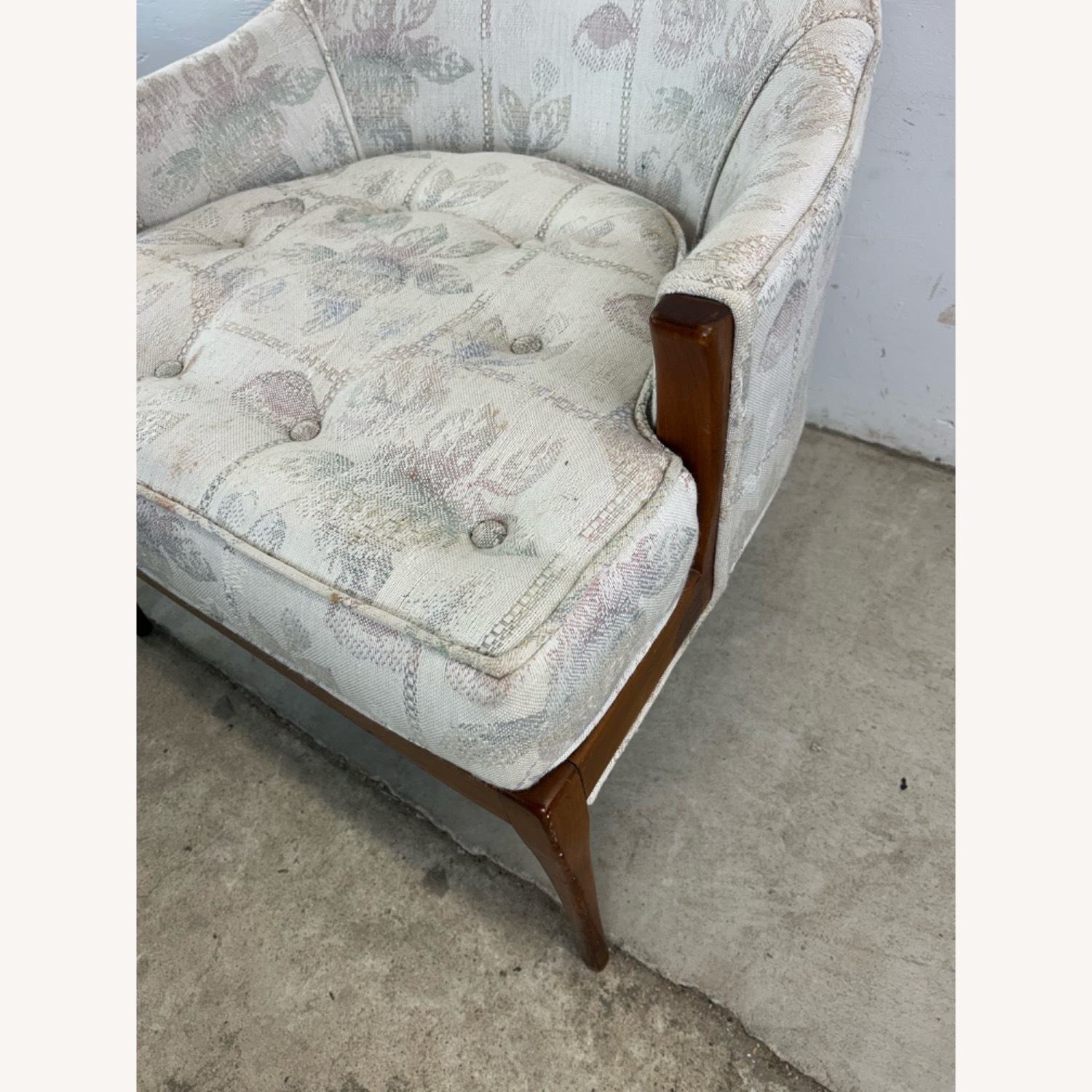 Mid Century Accent Chair with Tufted Seat - image-8