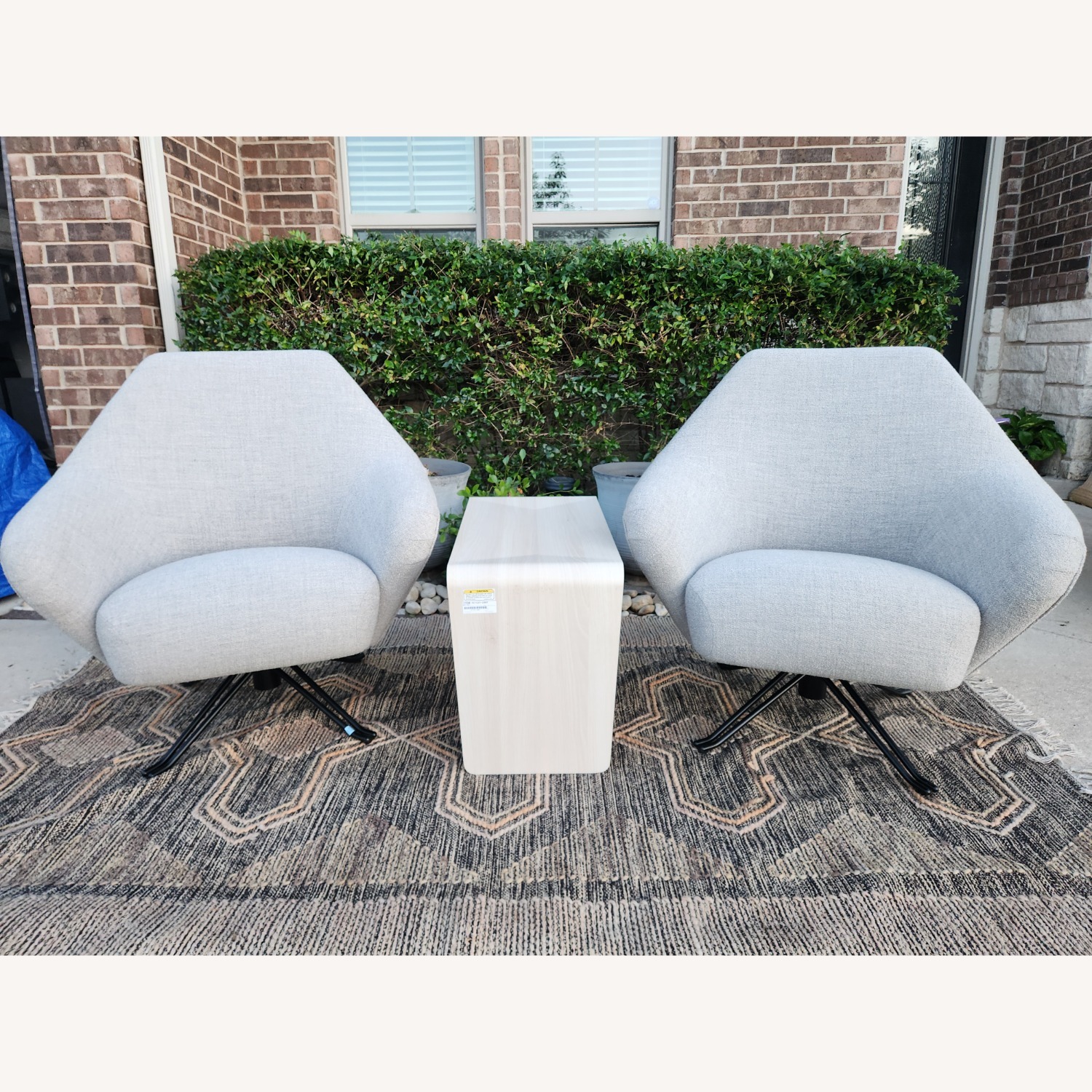 Pair of Osvaldo Borsani for Tecno P32 Lounge Chair - image-2