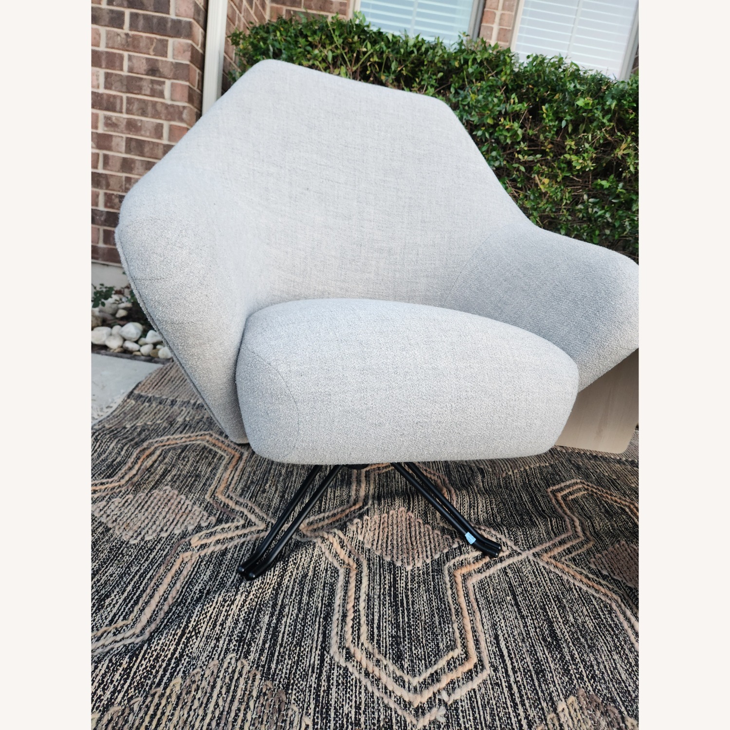 Pair of Osvaldo Borsani for Tecno P32 Lounge Chair - image-7