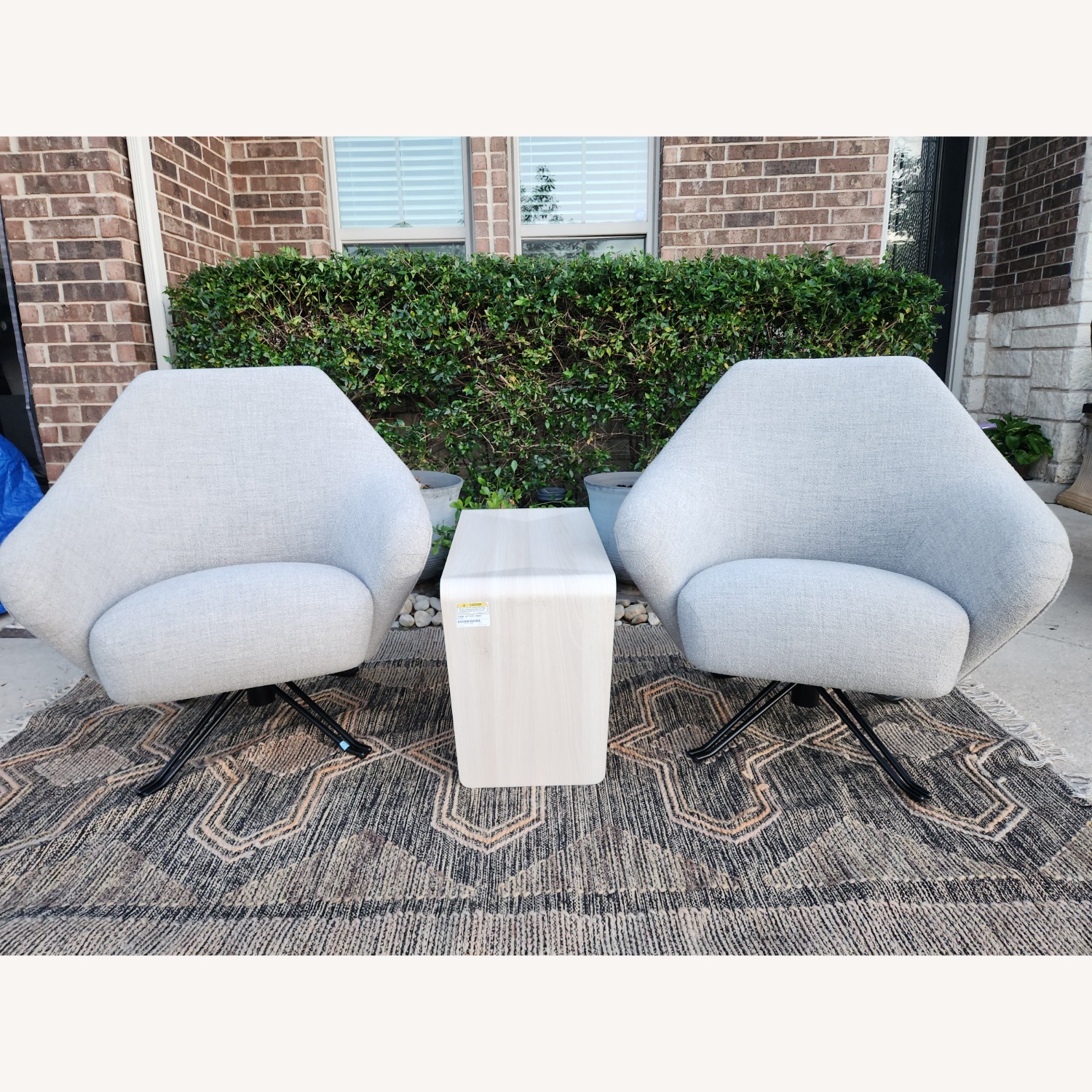 Pair of Osvaldo Borsani for Tecno P32 Lounge Chair - image-4