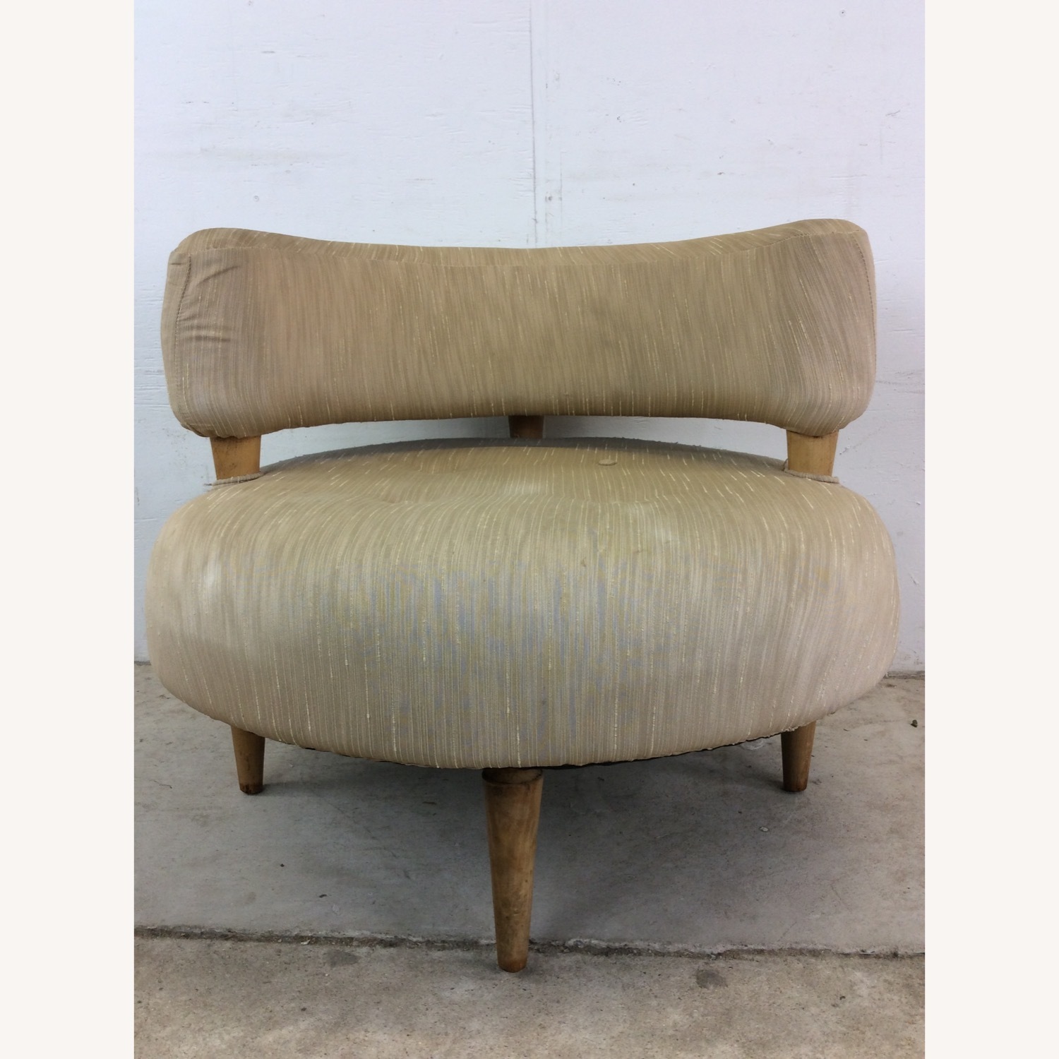 Unique Mid Century Club Chair with Tapered Legs - image-5