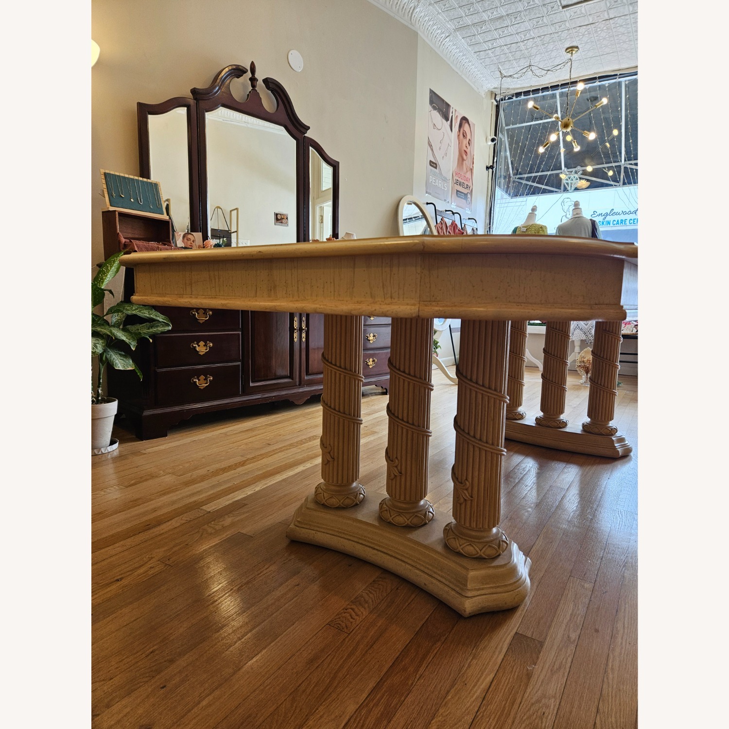 Stanley Furniture Extendable Dining Table - image-17