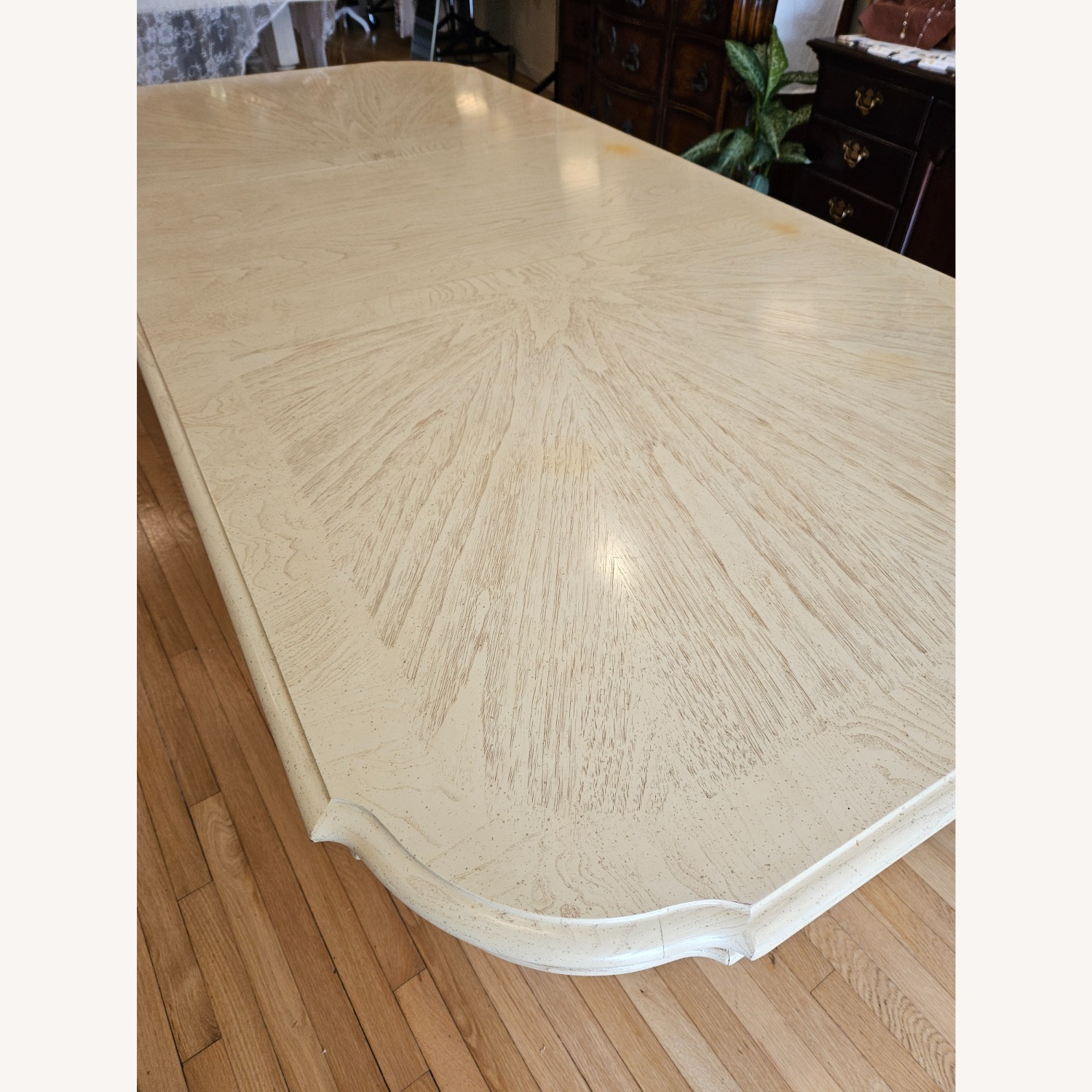 Stanley Furniture Extendable Dining Table - image-14