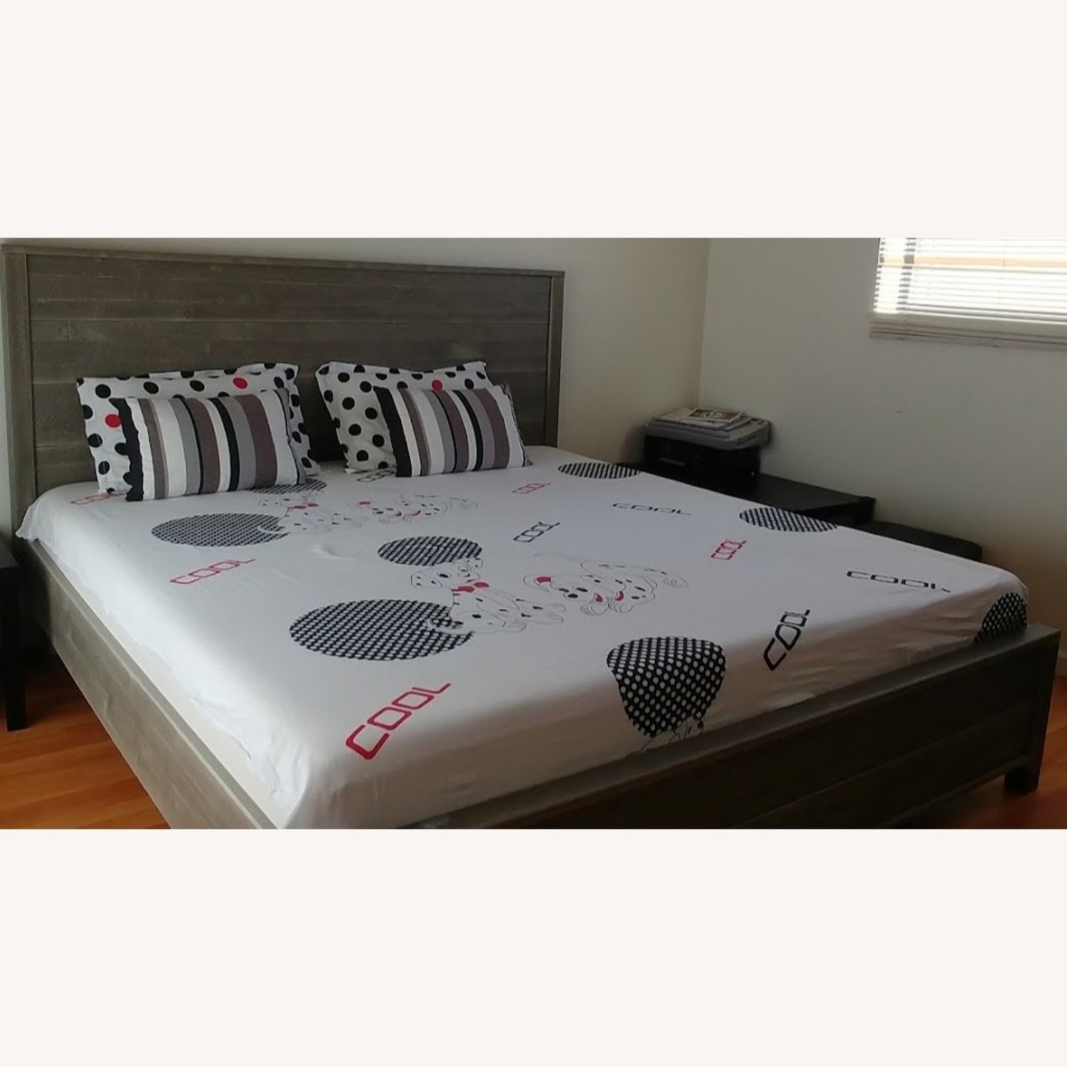 Greyleigh Bedias Platform King Size Bed  - image-3