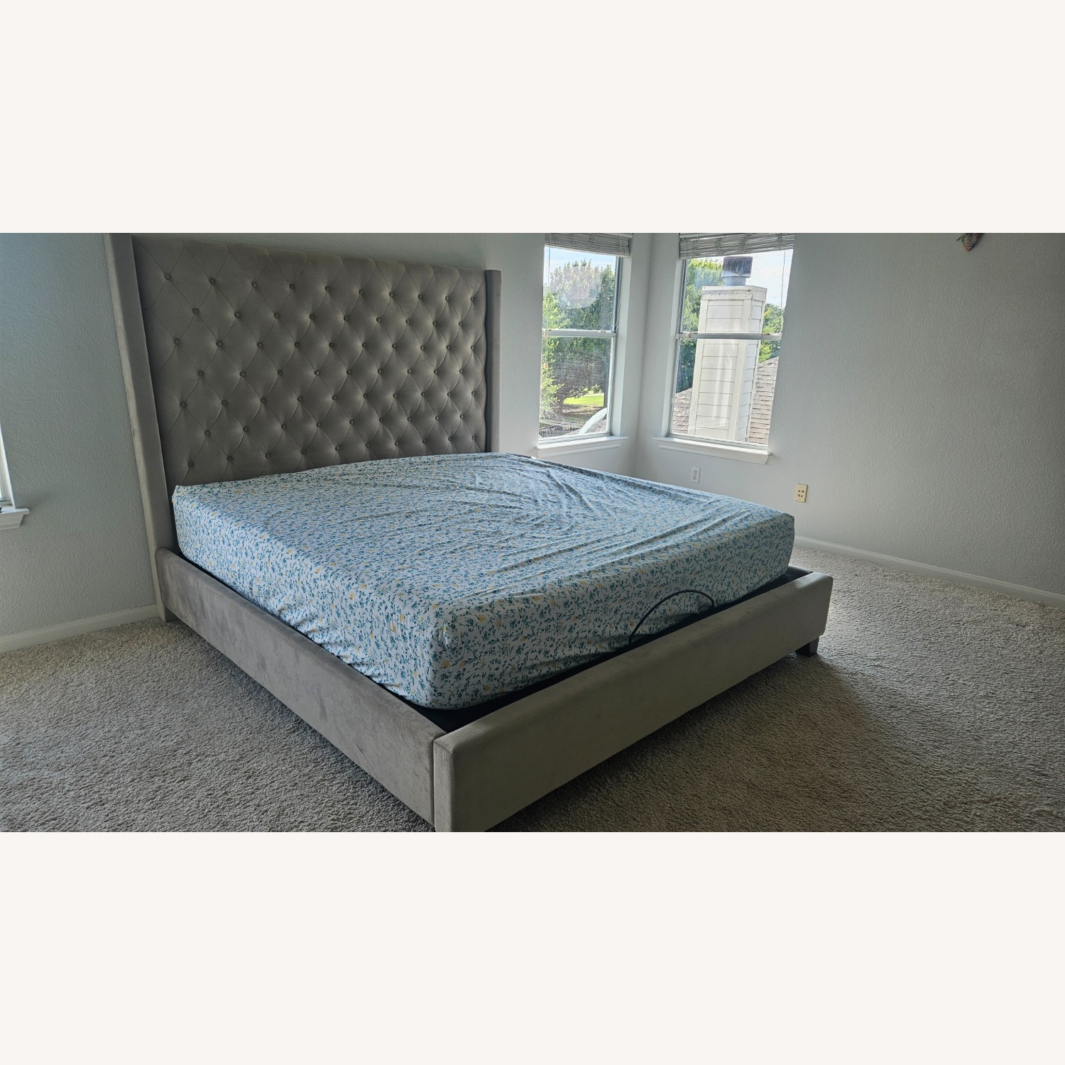 Alison Oatmeal 3 Pc King Upholstered Bed - image-1