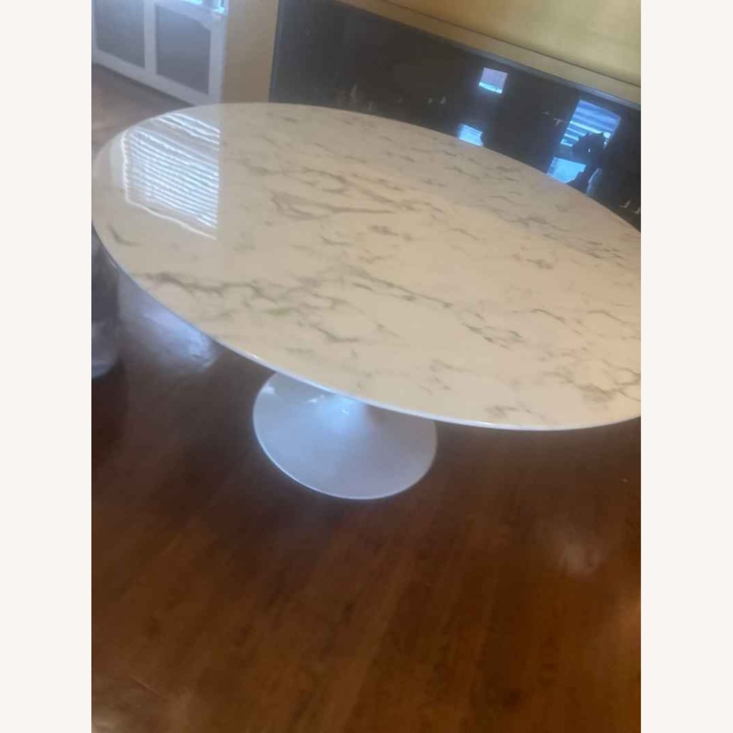 Rove Concepts 54'' Tulip Table + 4 Tulip Chairs - image-5