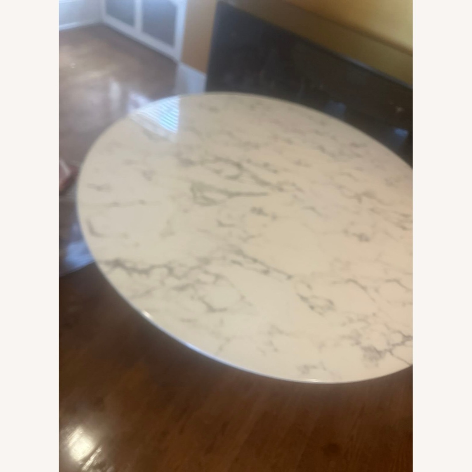 Rove Concepts 54'' Tulip Table + 4 Tulip Chairs - image-4