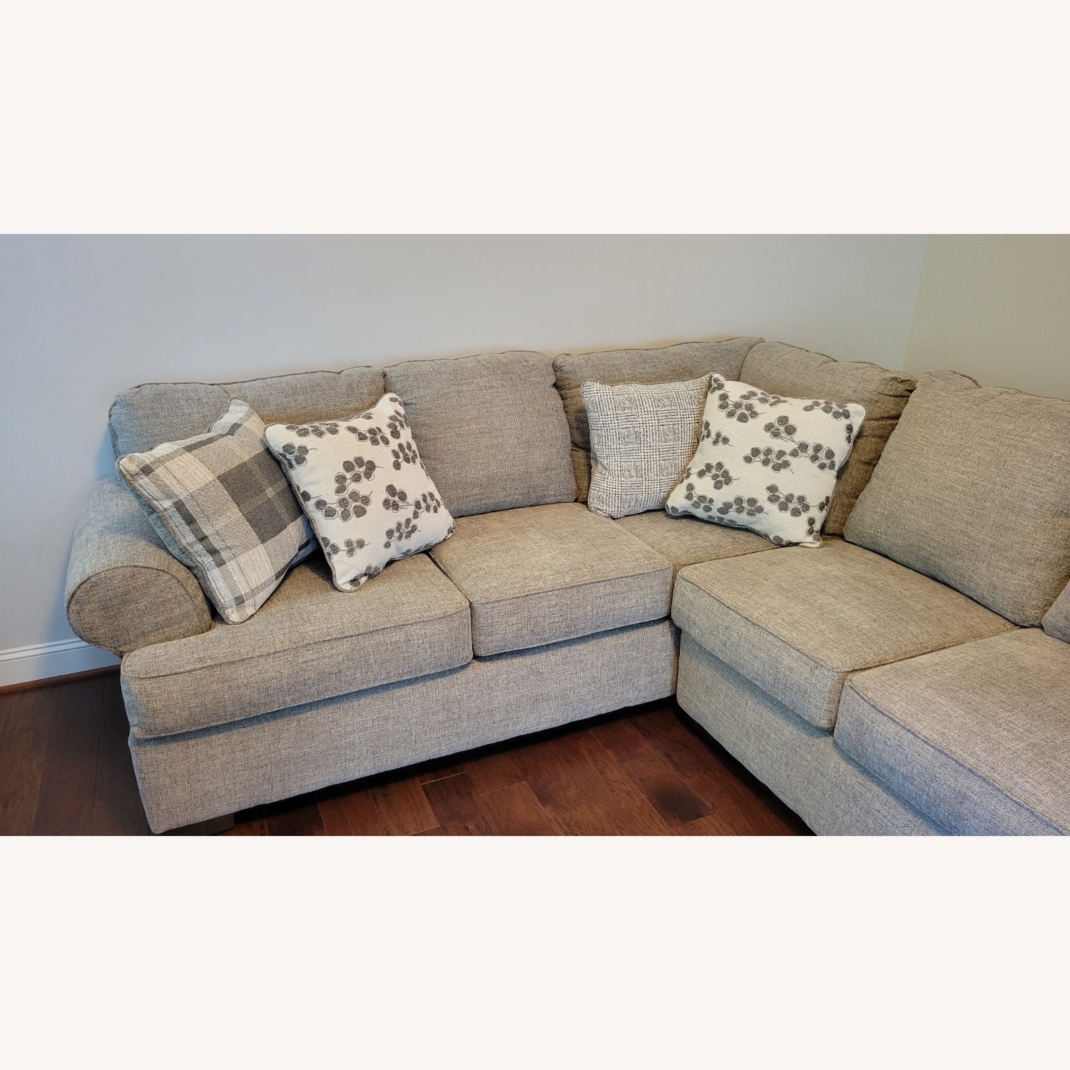 Section Sofa - image-3