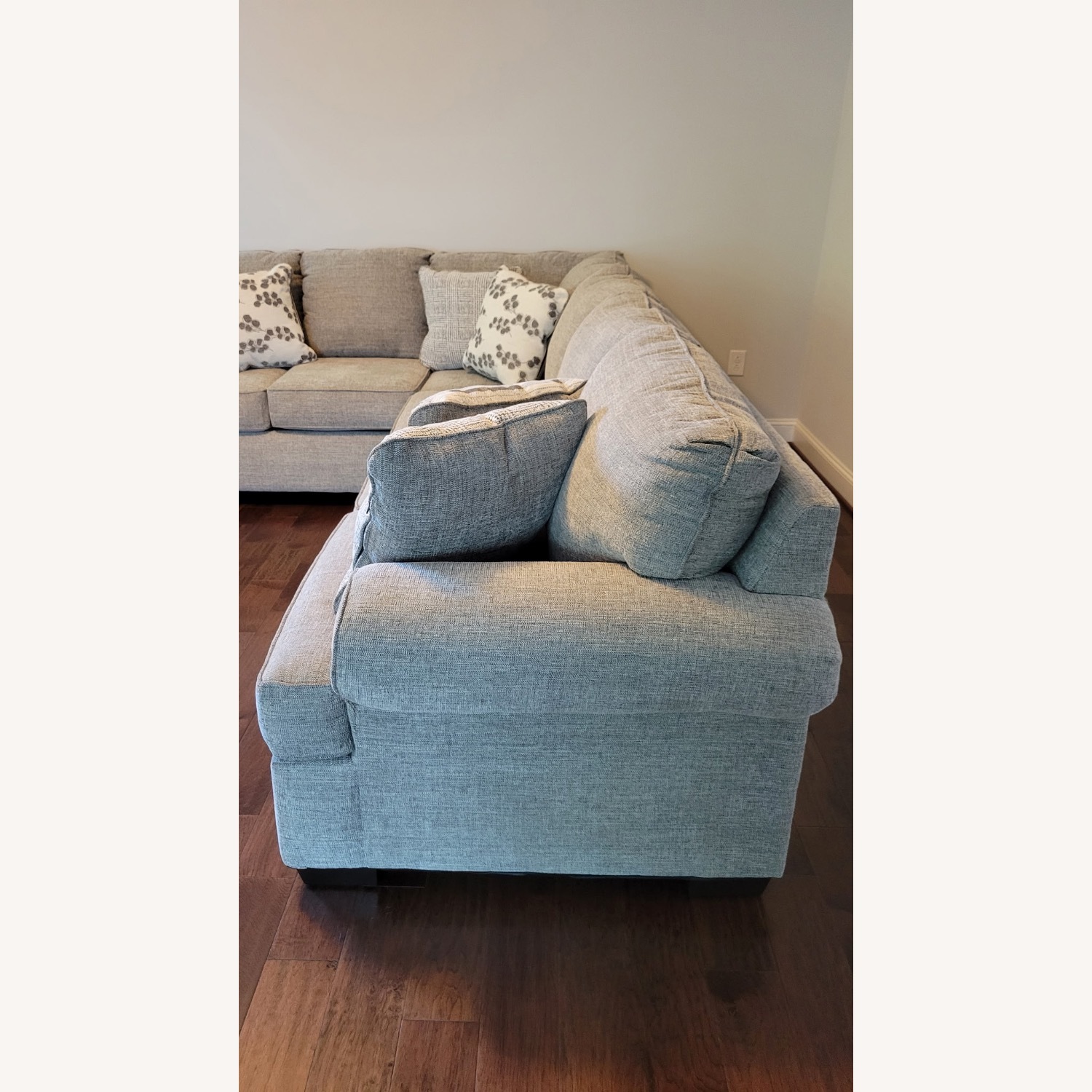 Section Sofa - image-4