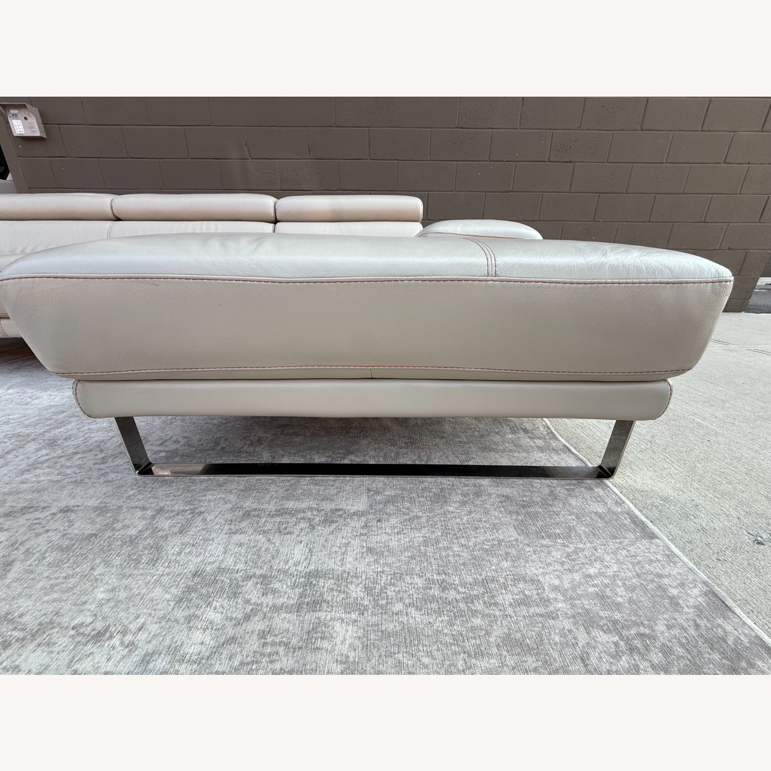 Giuseppe & Giuseppe Romeo Sectional - image-11