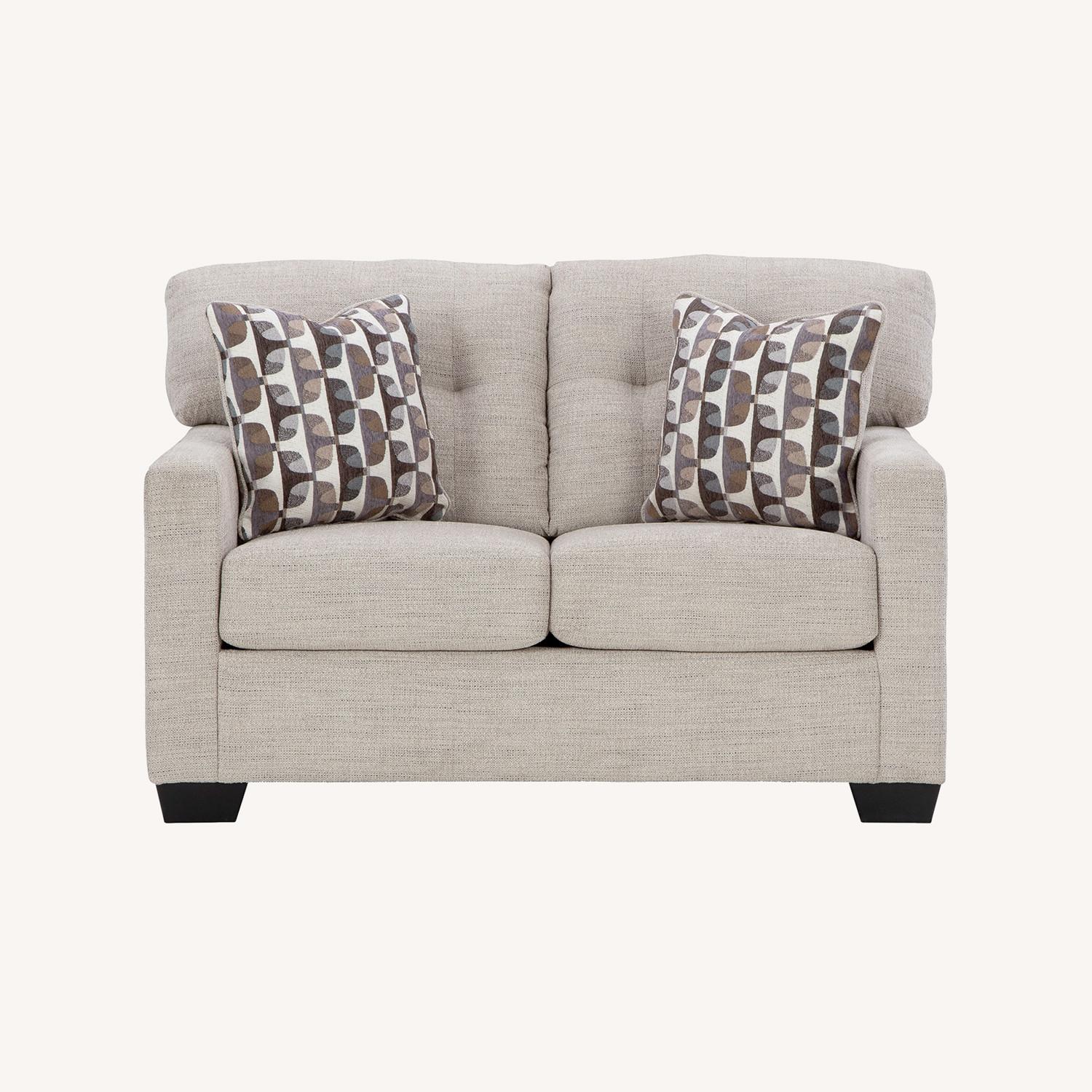 Huntington Lakes, Gainesville Gray loveseat - image-0