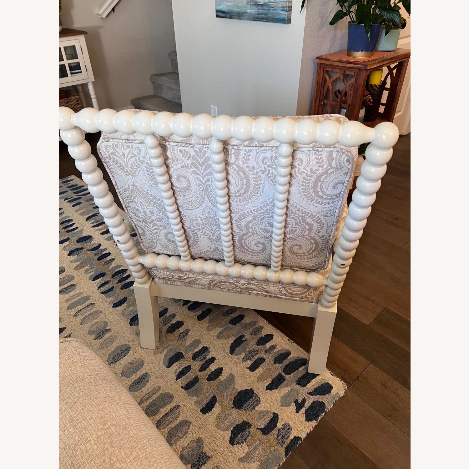 2 Spindle Accent Chairs White Cushions - image-2