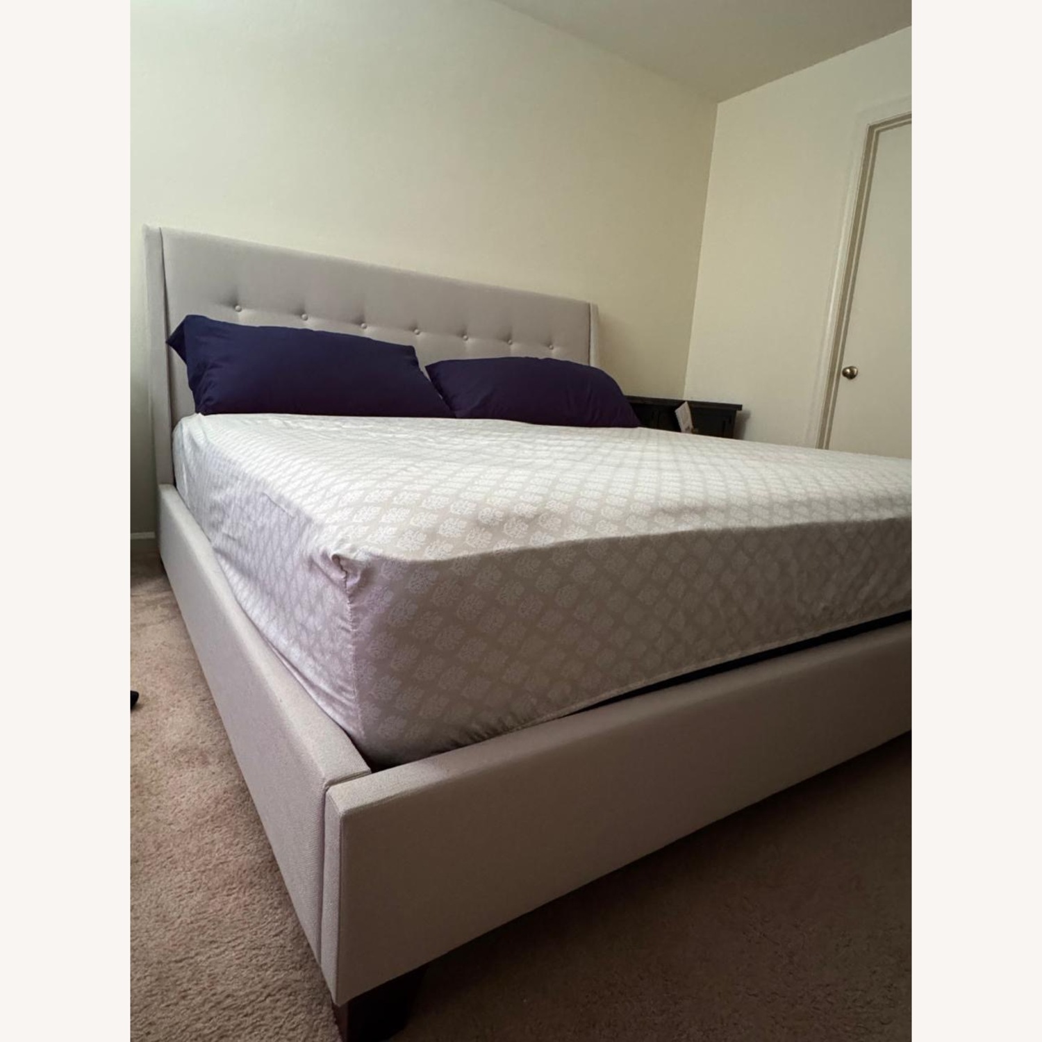 Madera King Upholstered Bed - image-2