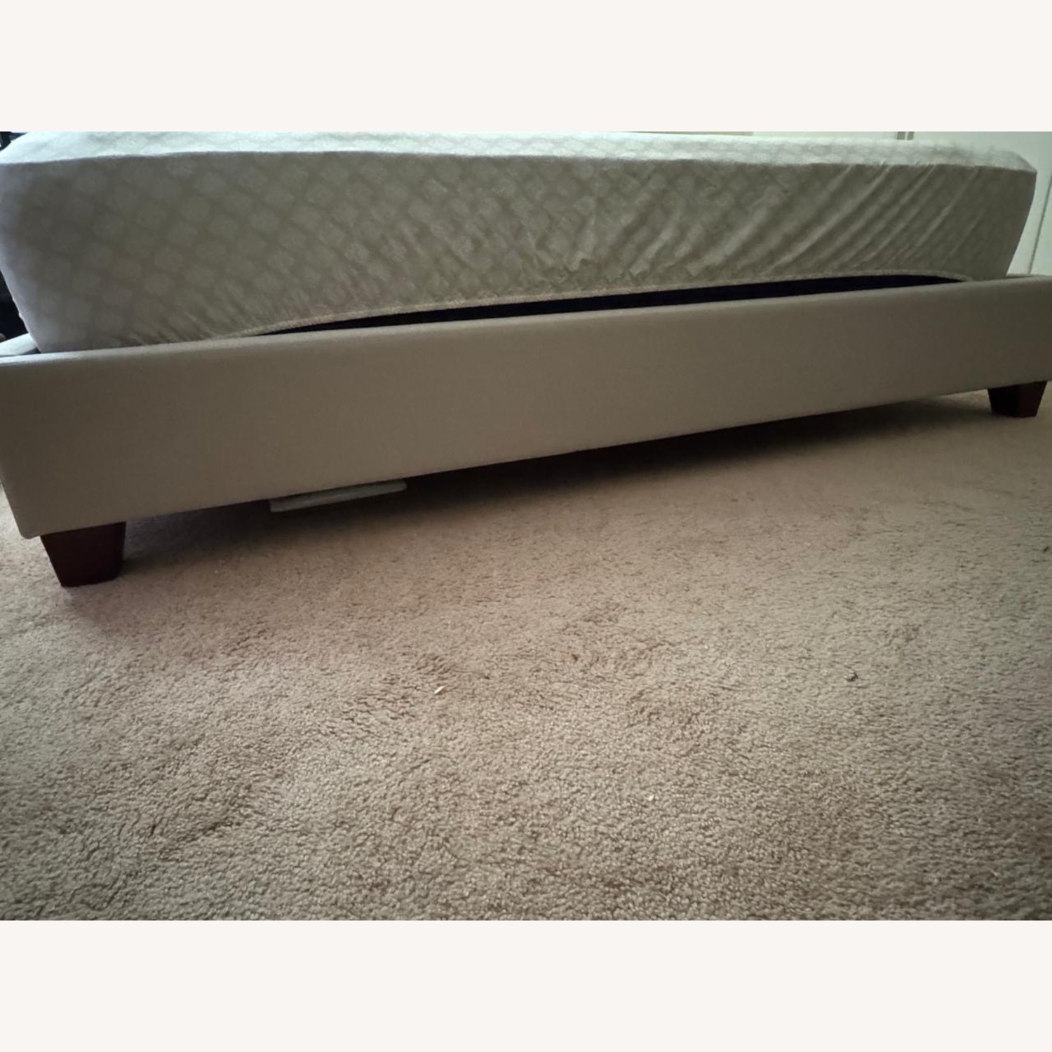 Madera King Upholstered Bed - image-4