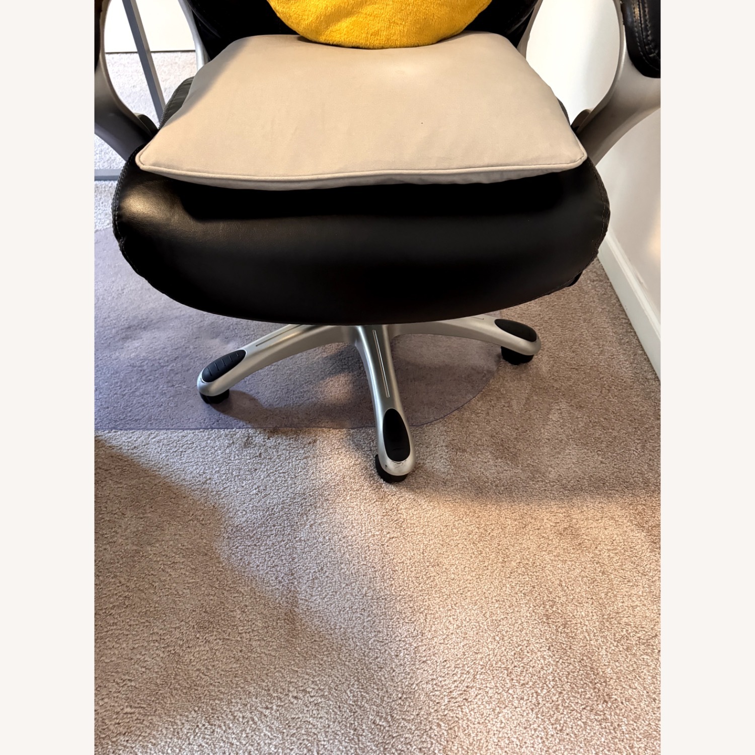 Leather Office Chair - image-9