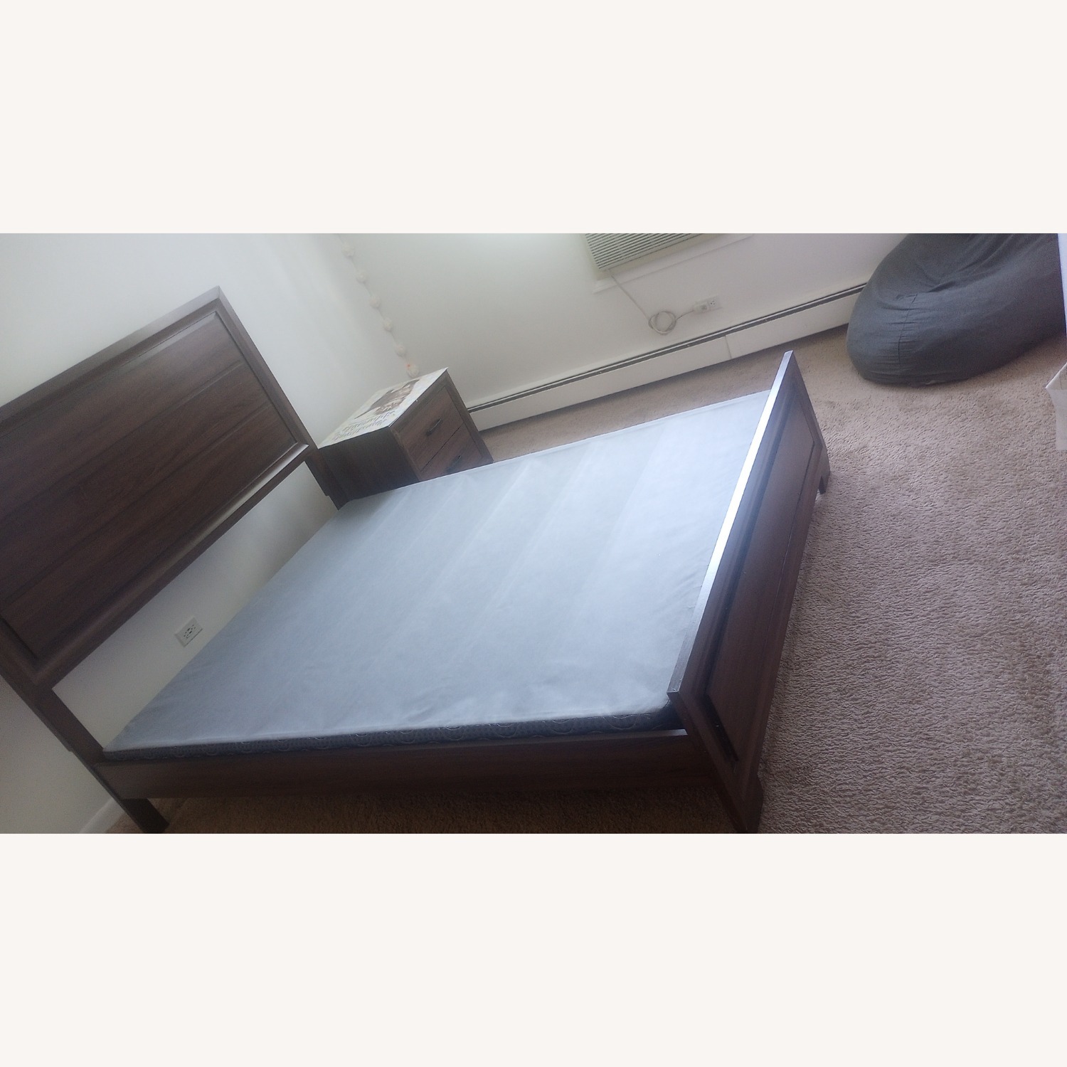 Coaster Queen Bed  - image-11