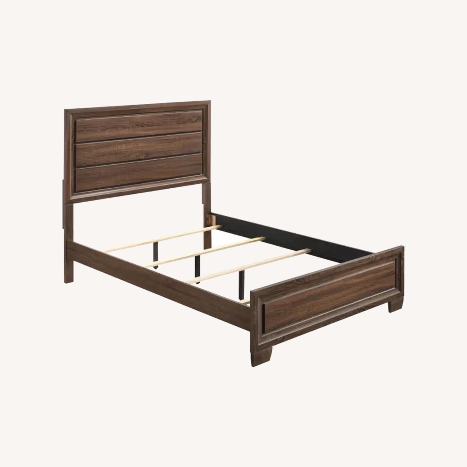 Coaster Queen Bed  - image-0