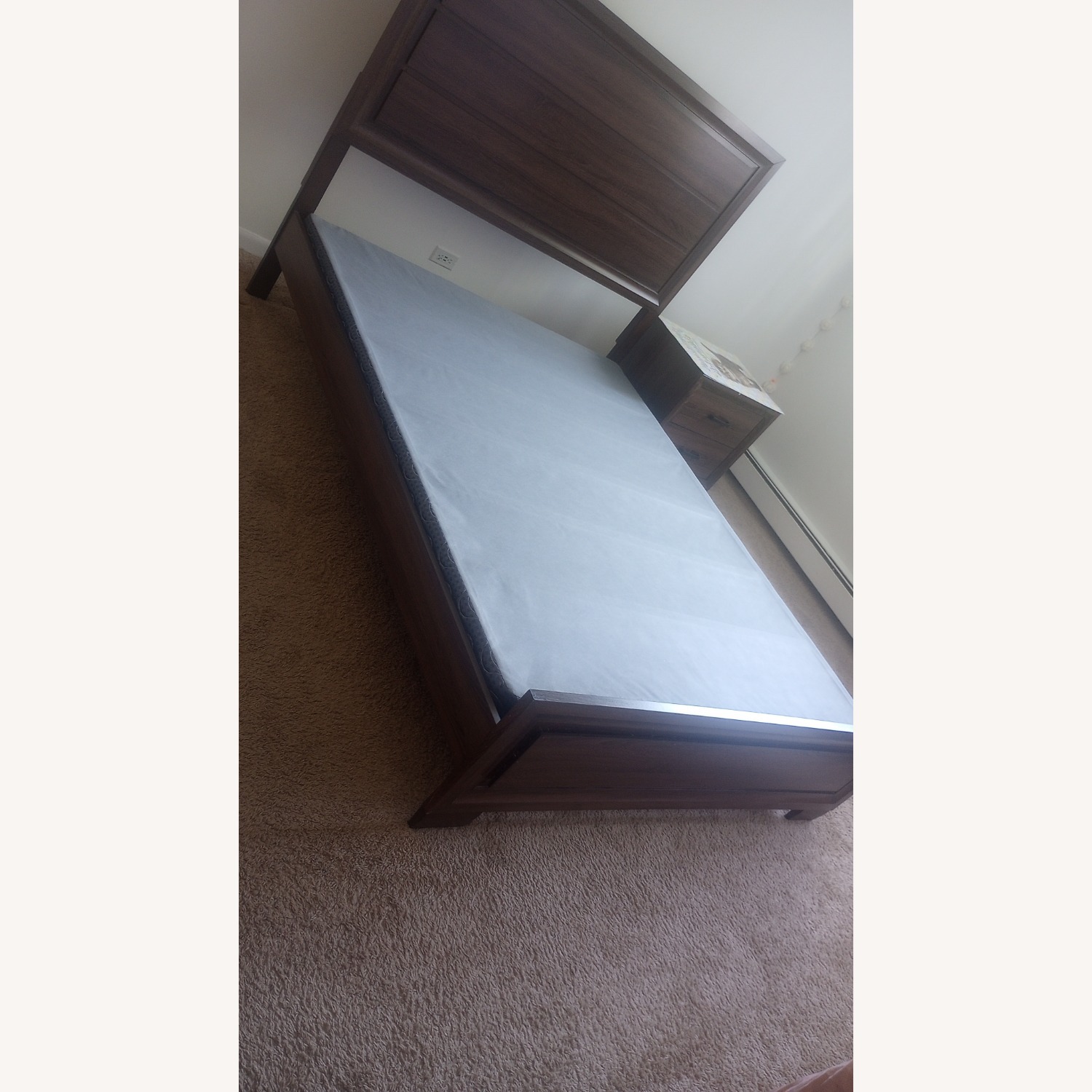 Coaster Queen Bed  - image-9