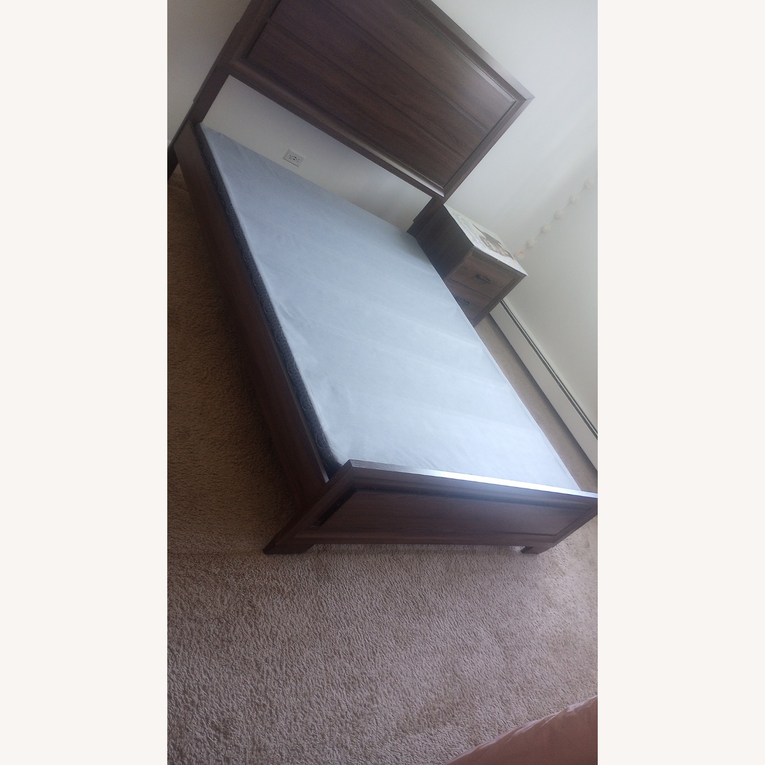Coaster Queen Bed  - image-8