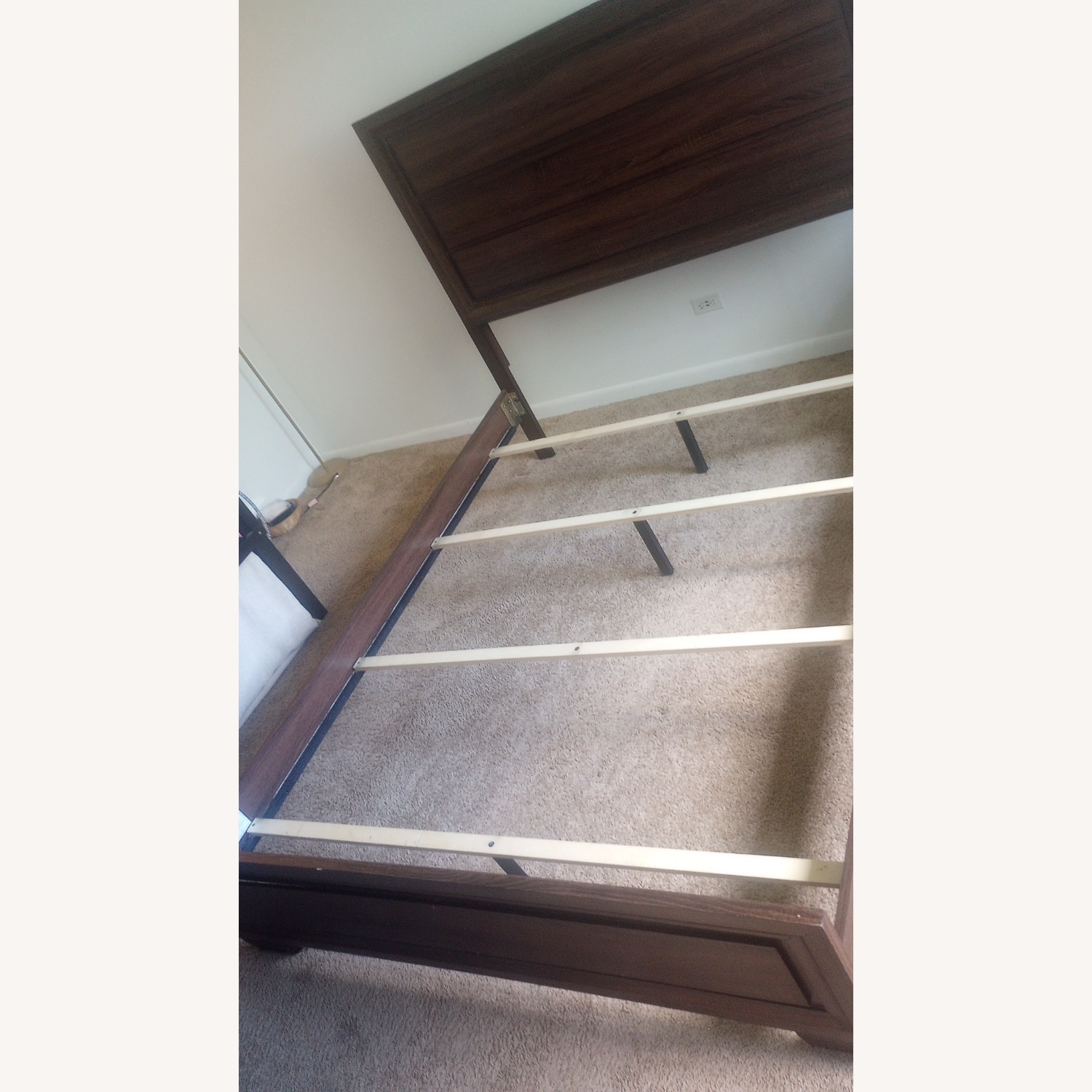 Coaster Queen Bed  - image-3