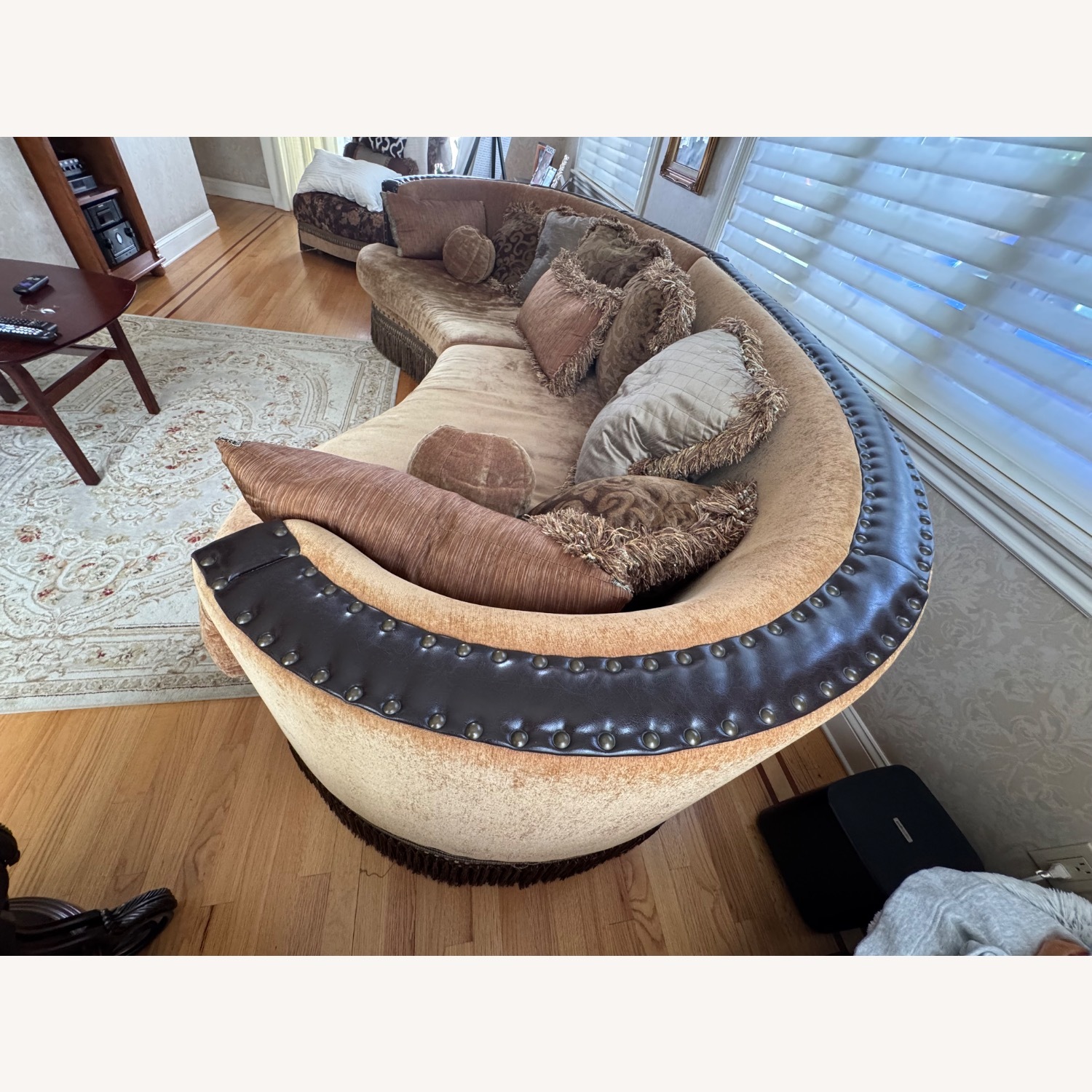 Decorator Sofa - image-4