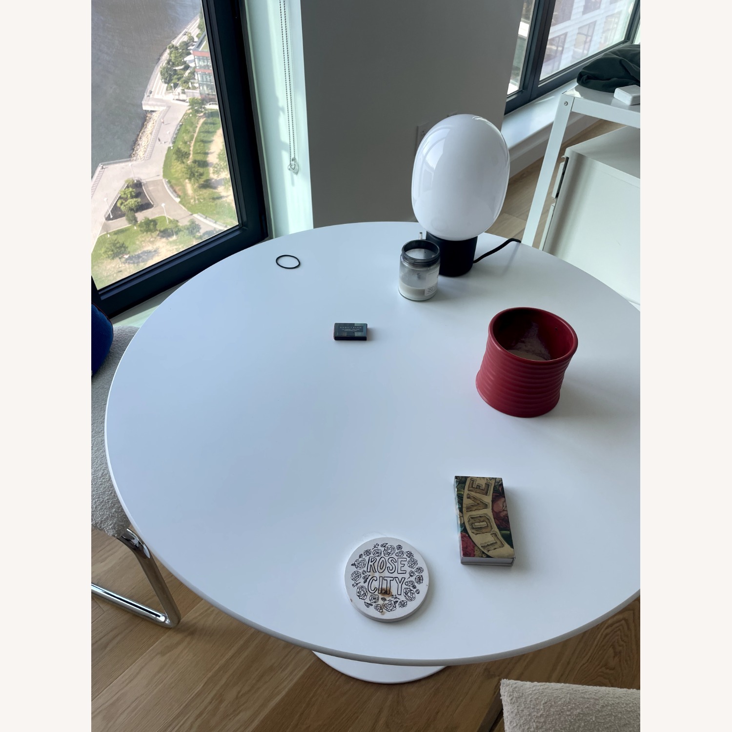 35" Round White Saarinen Table - image-2