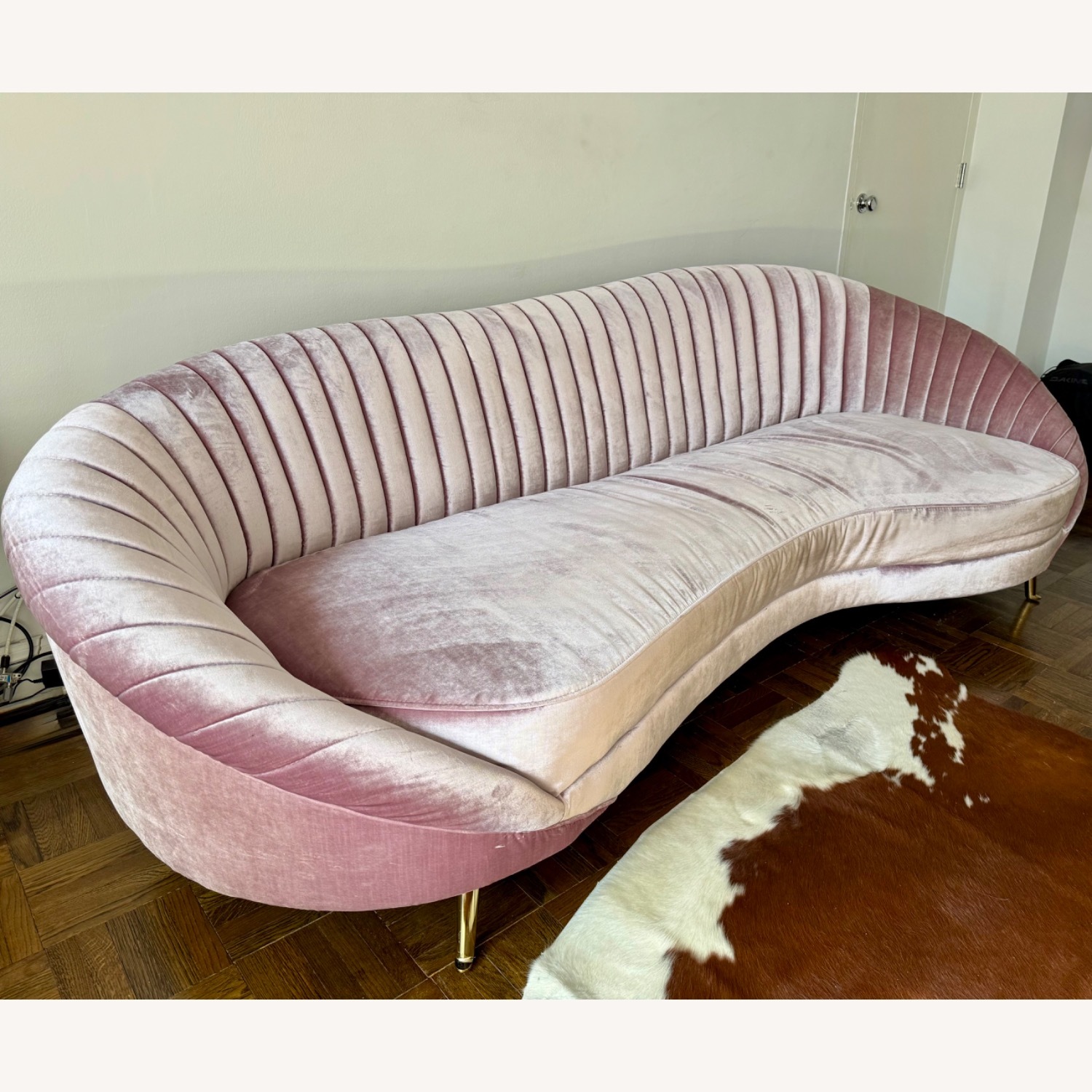 Art Deco Inspired Pink Velvet Couch - image-4