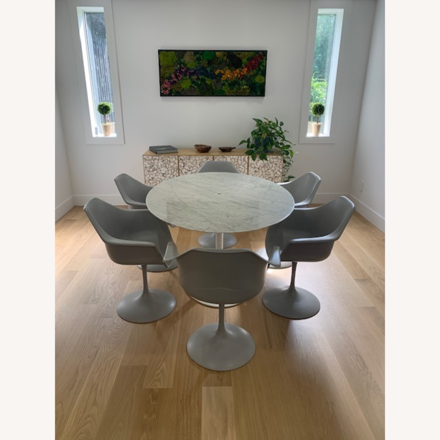 Knoll Saarinen Marble Tulip Dining Set - image-1