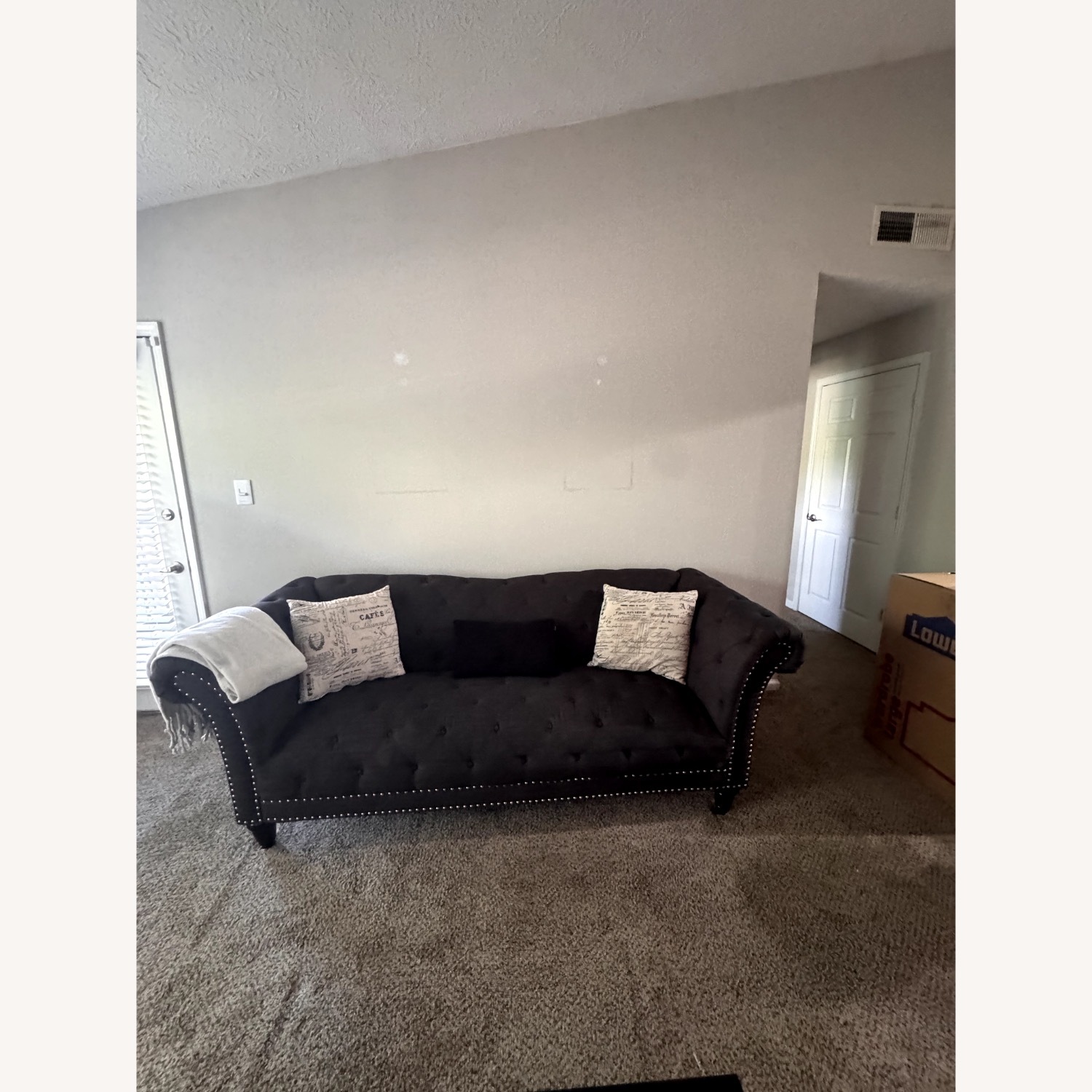 lack Well-kept Sofa - image-2