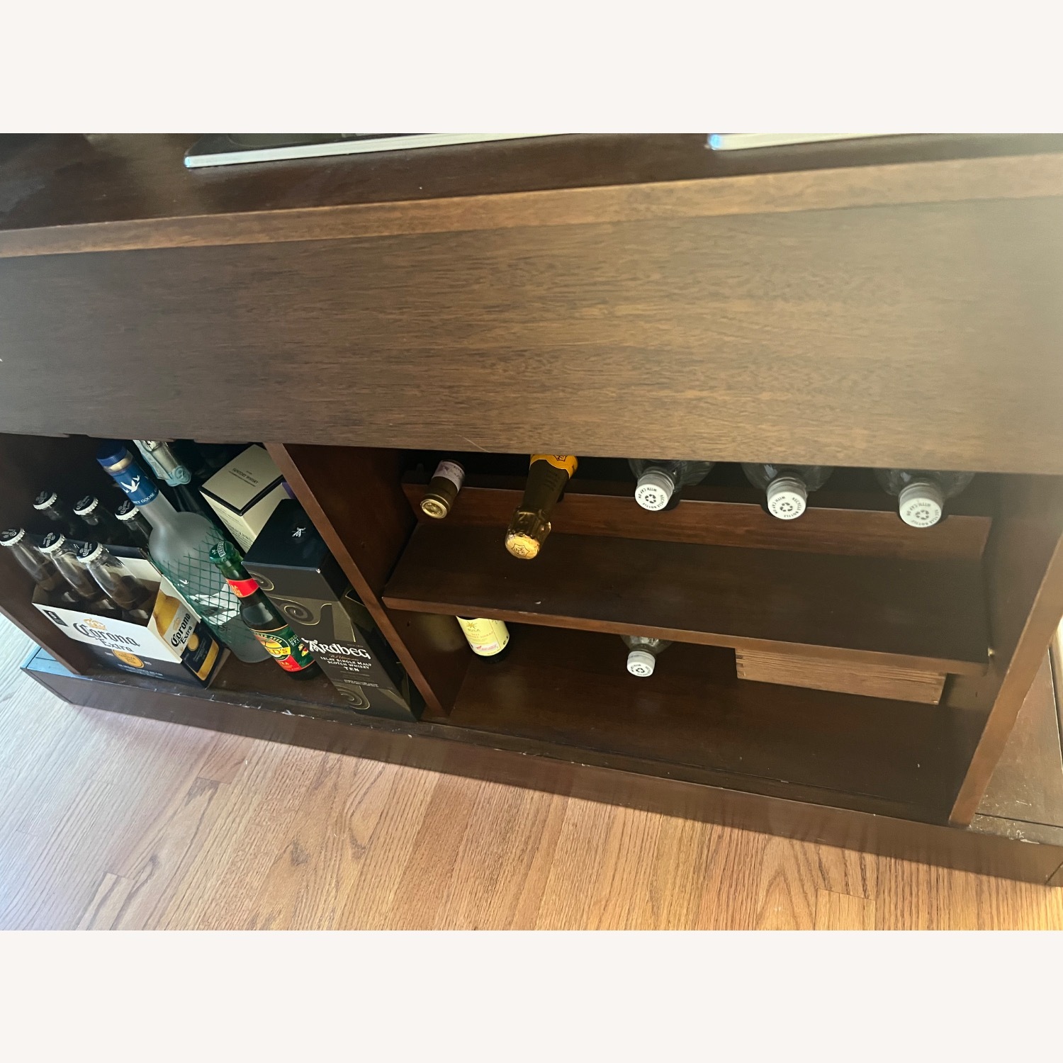 Wooden Bar with Bar Stools - image-3