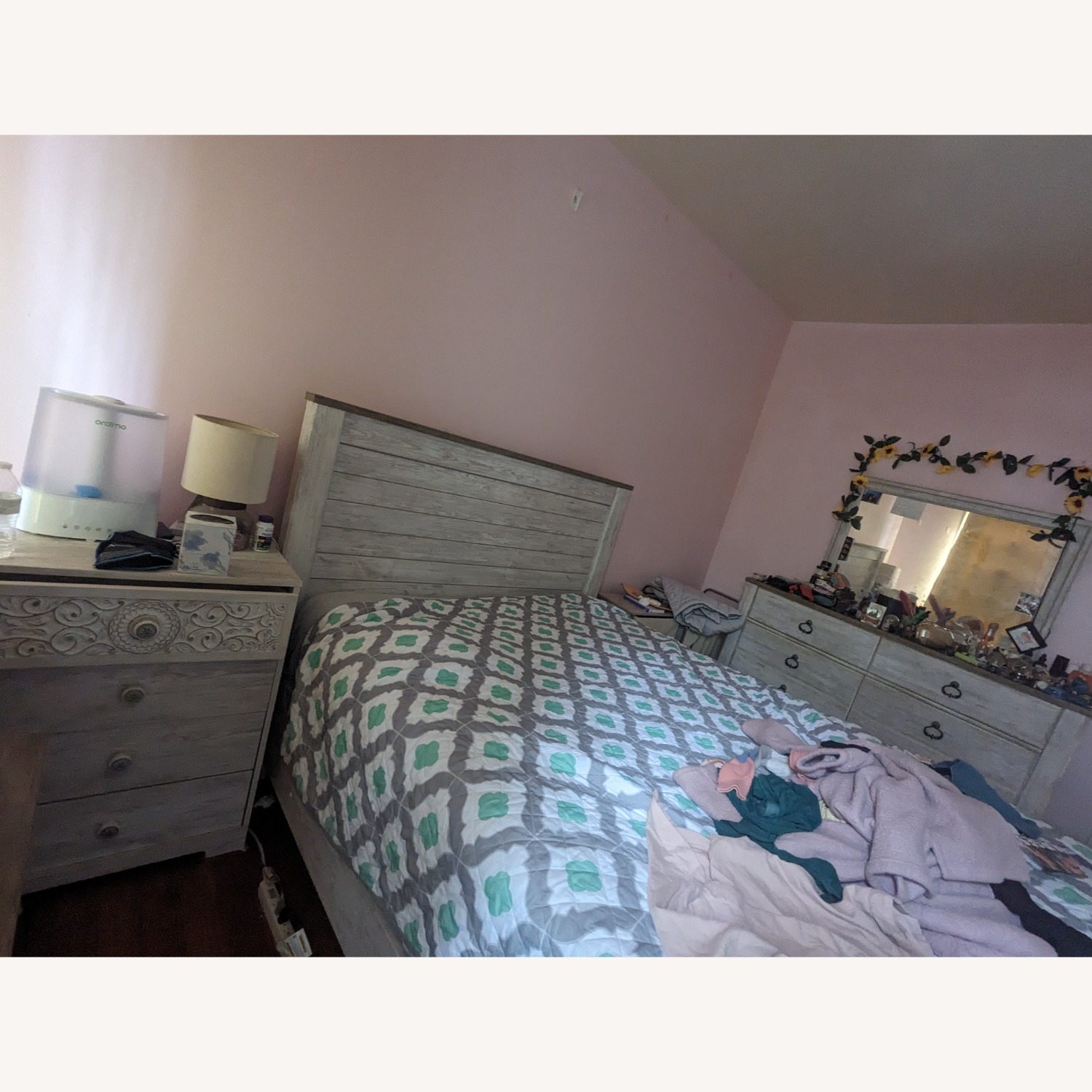 Willowton Dresser Mirror Set - image-2