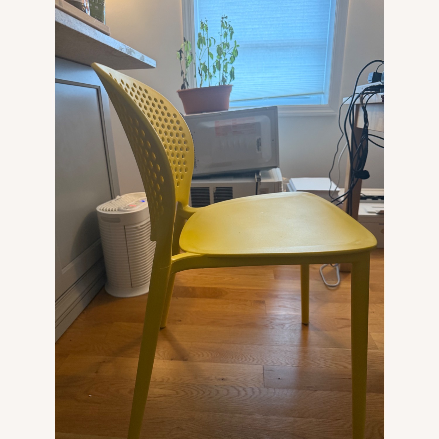 Article Dot Chairs 2x - image-2