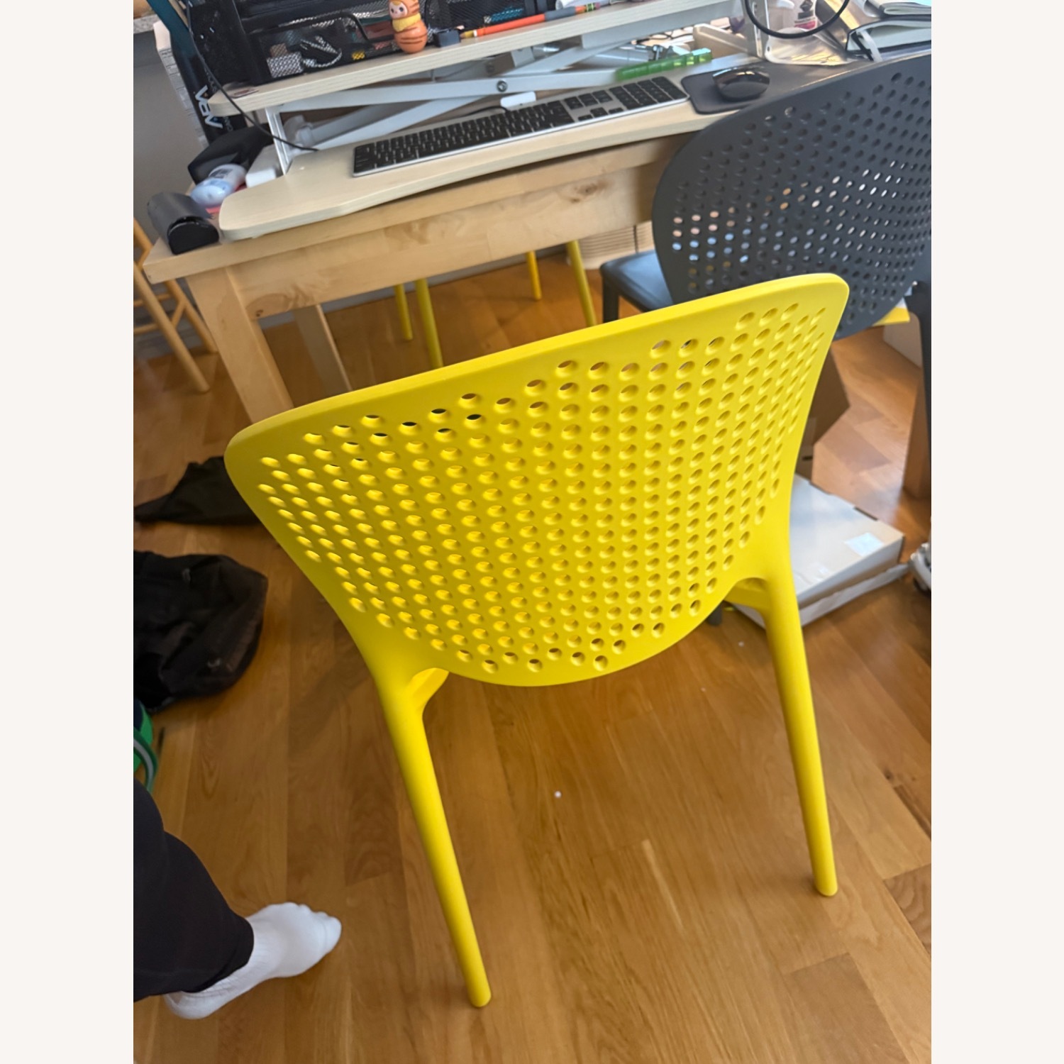 Article Dot Chairs 2x - image-4