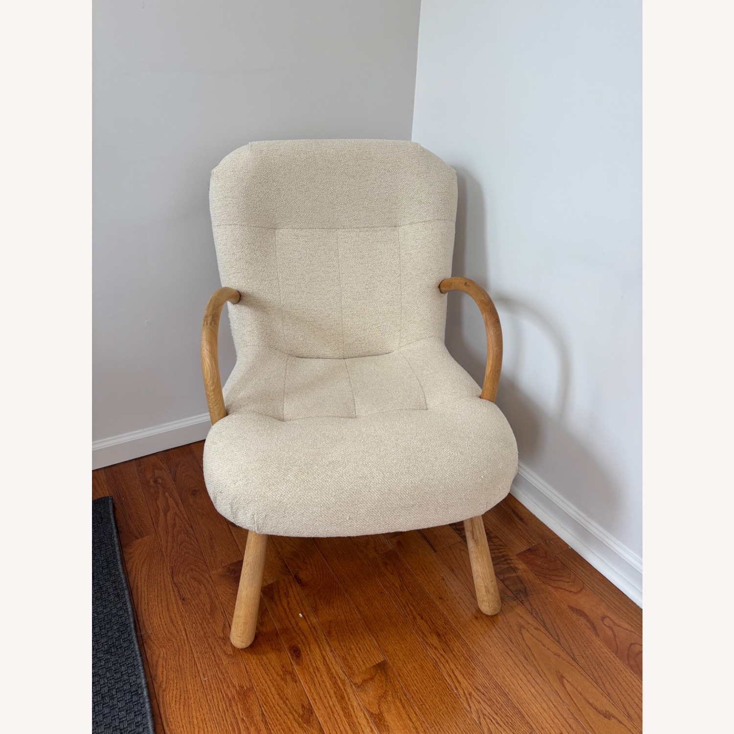Vintage Clam Chair Replica - image-1