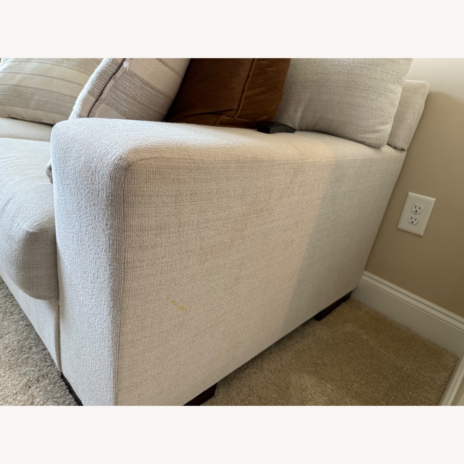 Maggi Loveseat - image-2