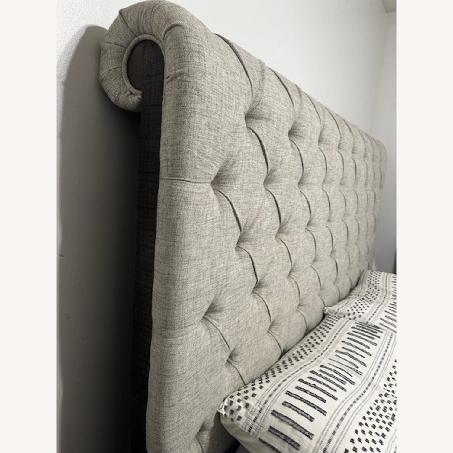 Hillcott King Upholstered Bed - image-5