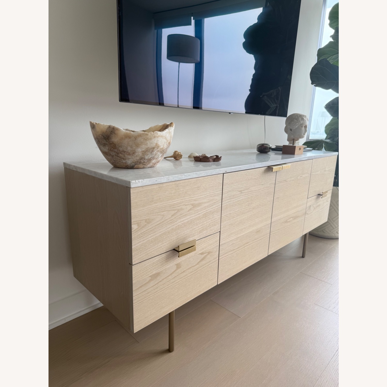 Delphine Buffet (63") - image-3