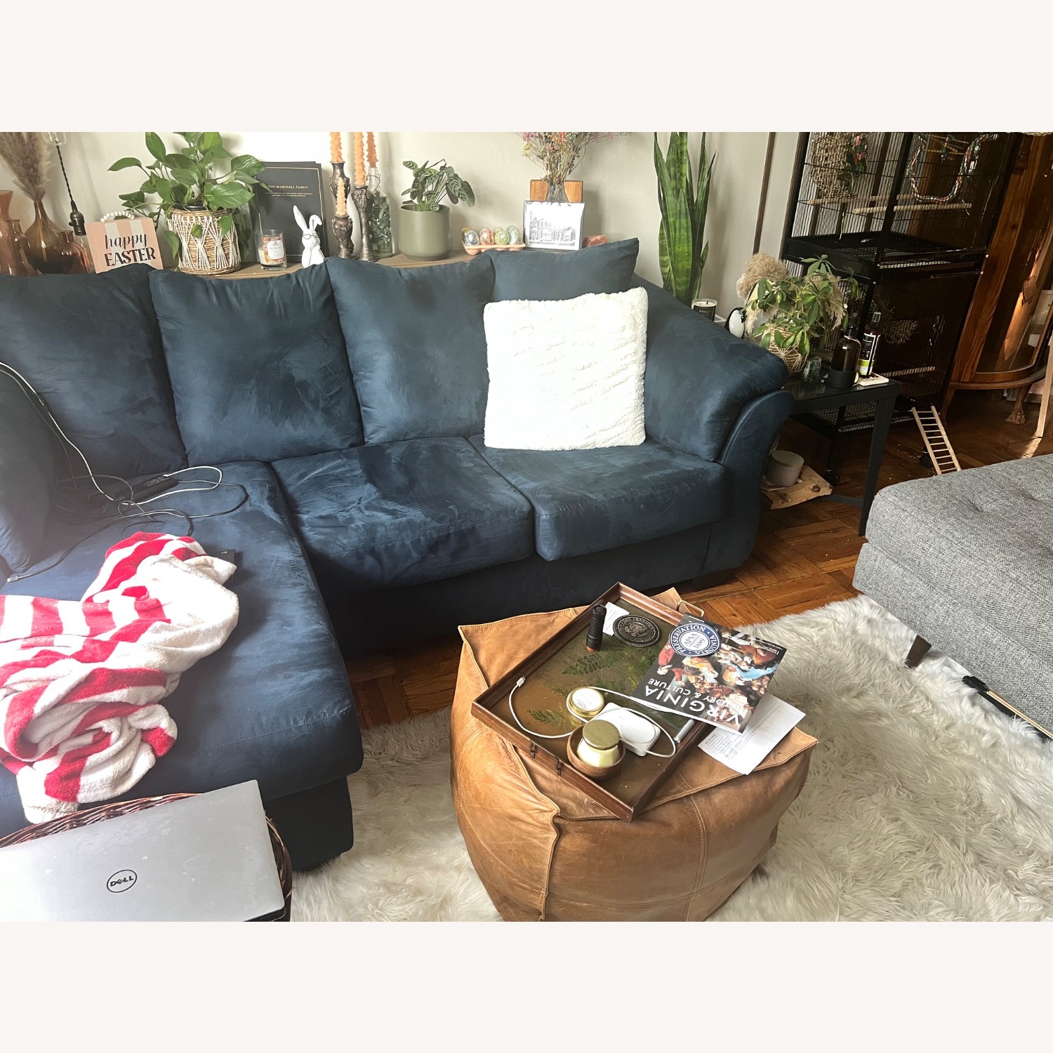 Ashley Furniture 3- Seater Chaise - image-2