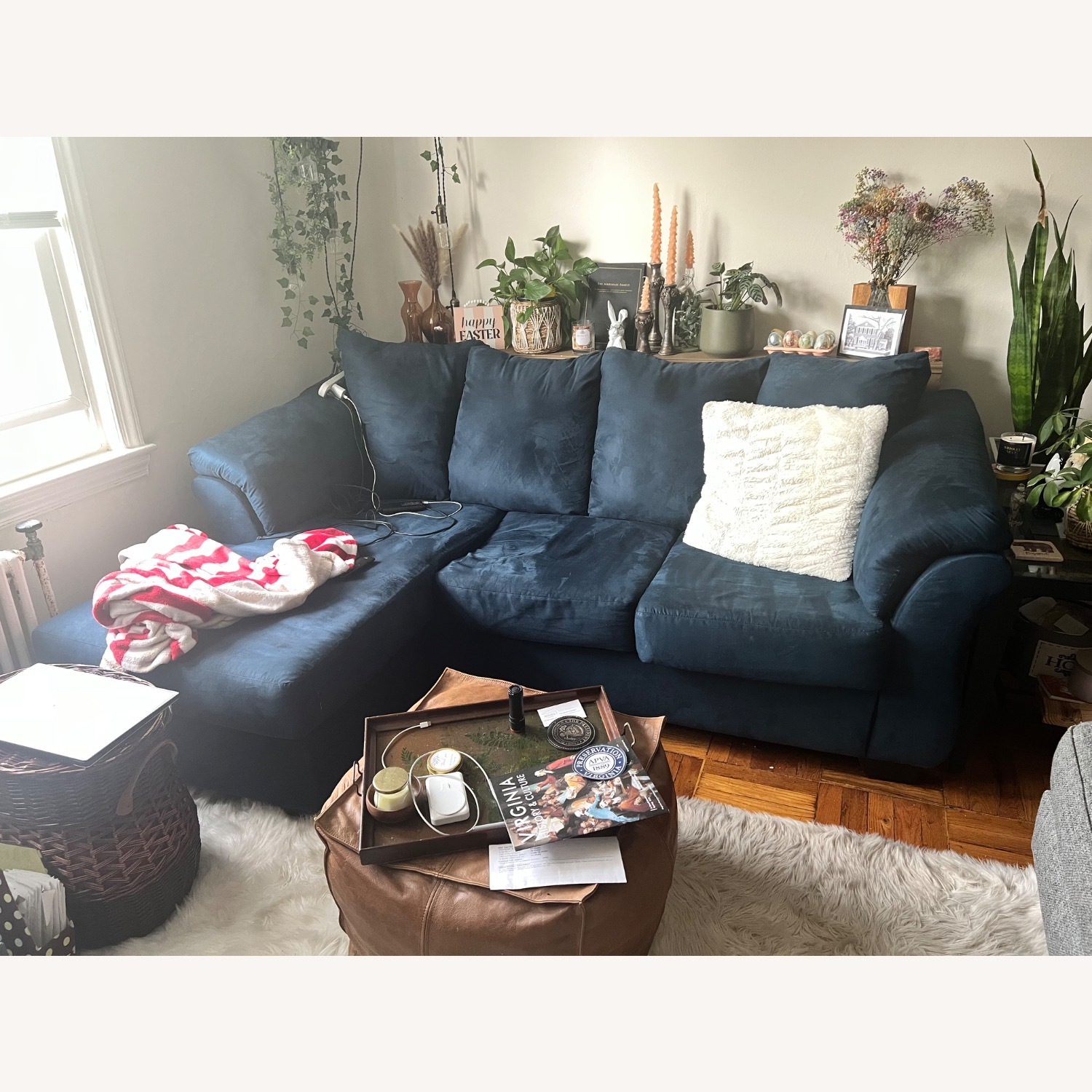 Ashley Furniture 3- Seater Chaise - image-4