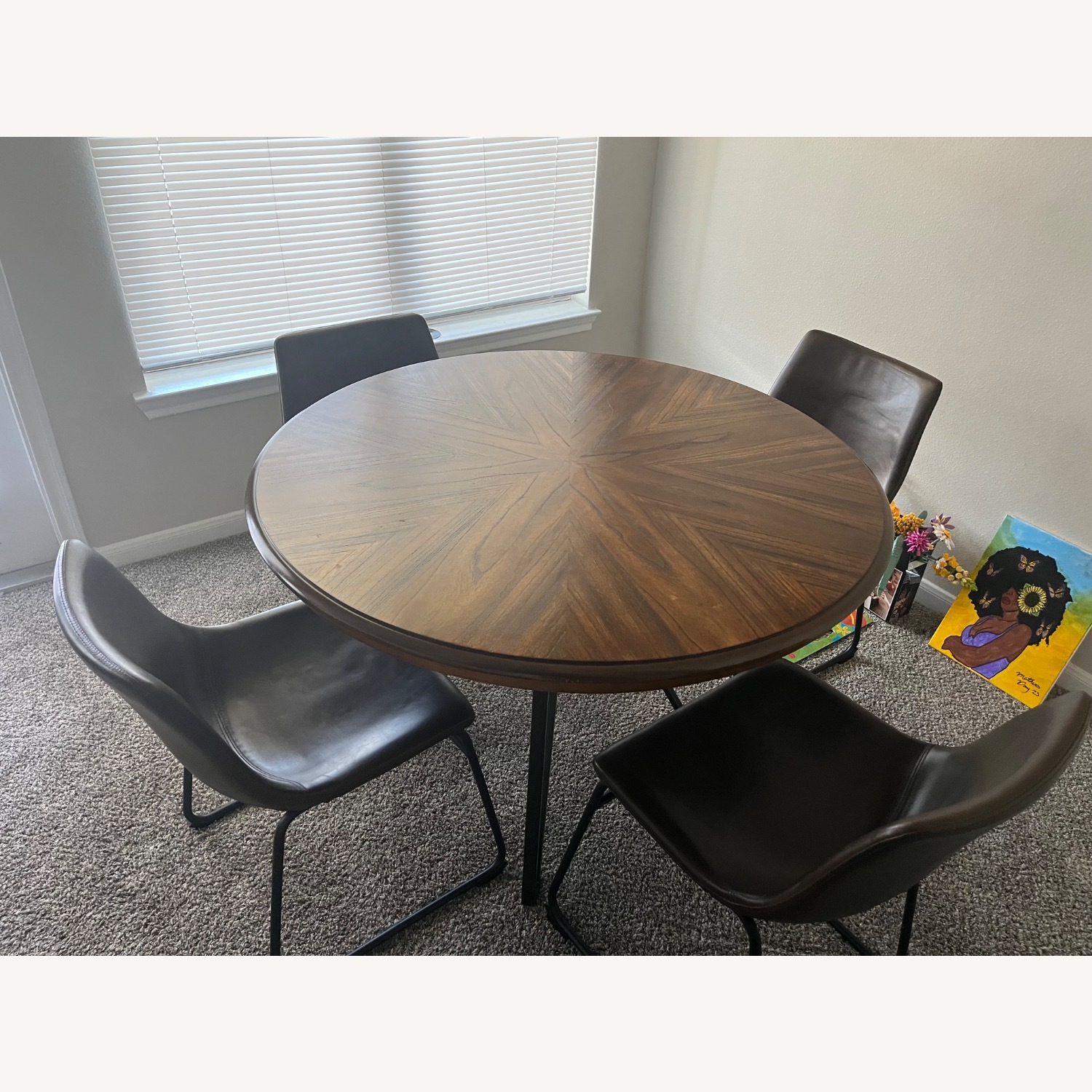 Centiar Dining Set - image-2