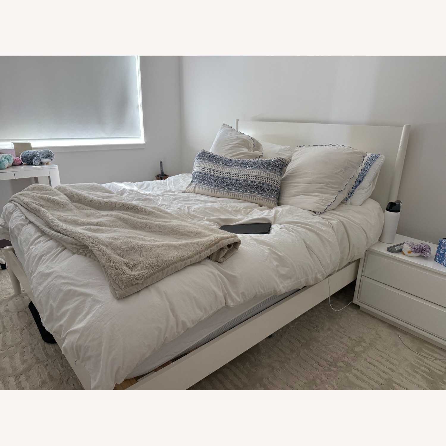Mid-Century Queen Bed - image-3