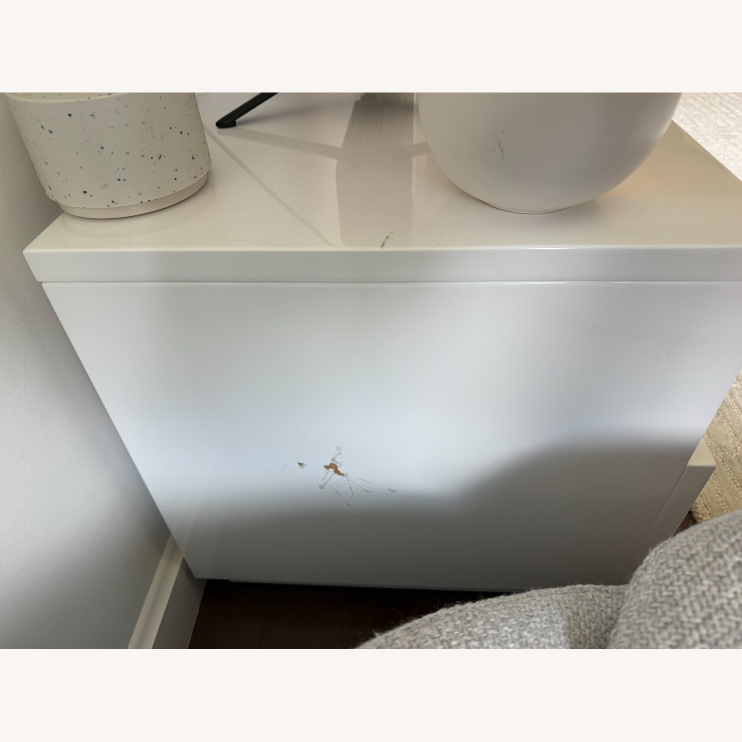 Chill 60" White High-Gloss Media Console - image-1