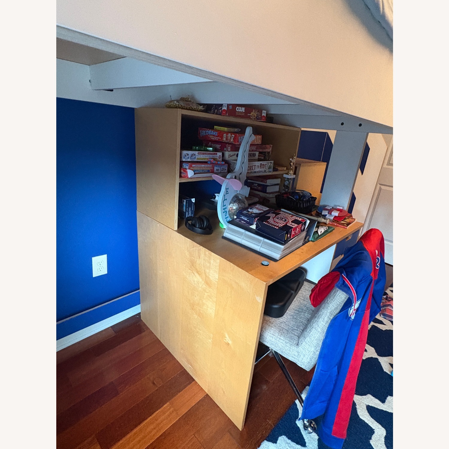 Handcrafted Lofted Bed & Desk Combo - image-7